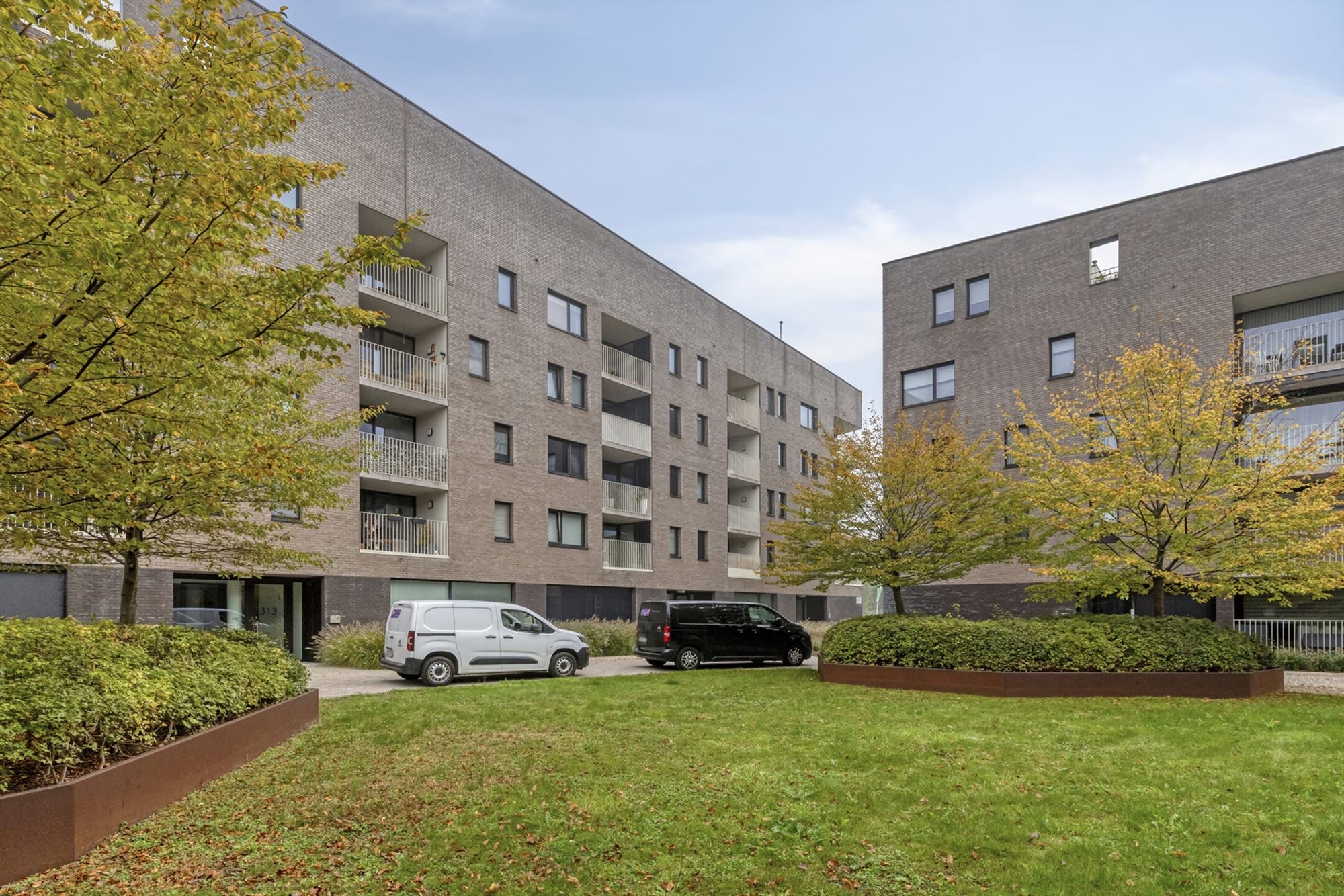 Instapklaar appartement met 2 terrassen foto 2