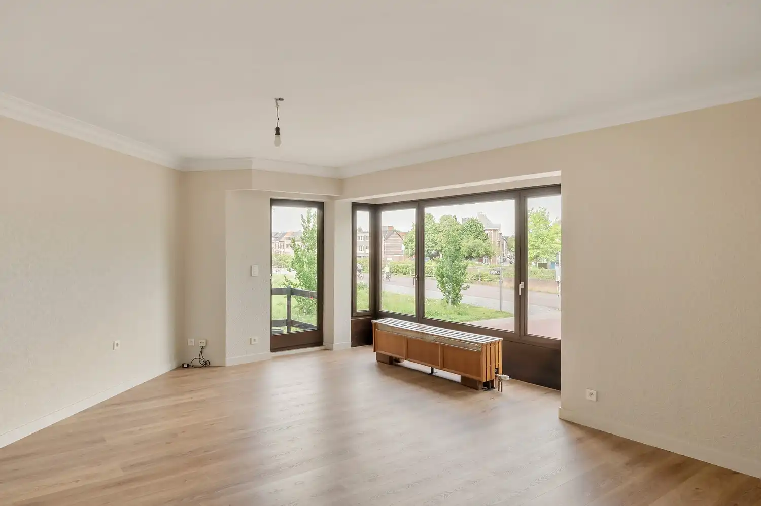 TE HUUR – Goed onderhouden appartement met 3 slaapkamers, terras en prachtig uitzicht. foto 8