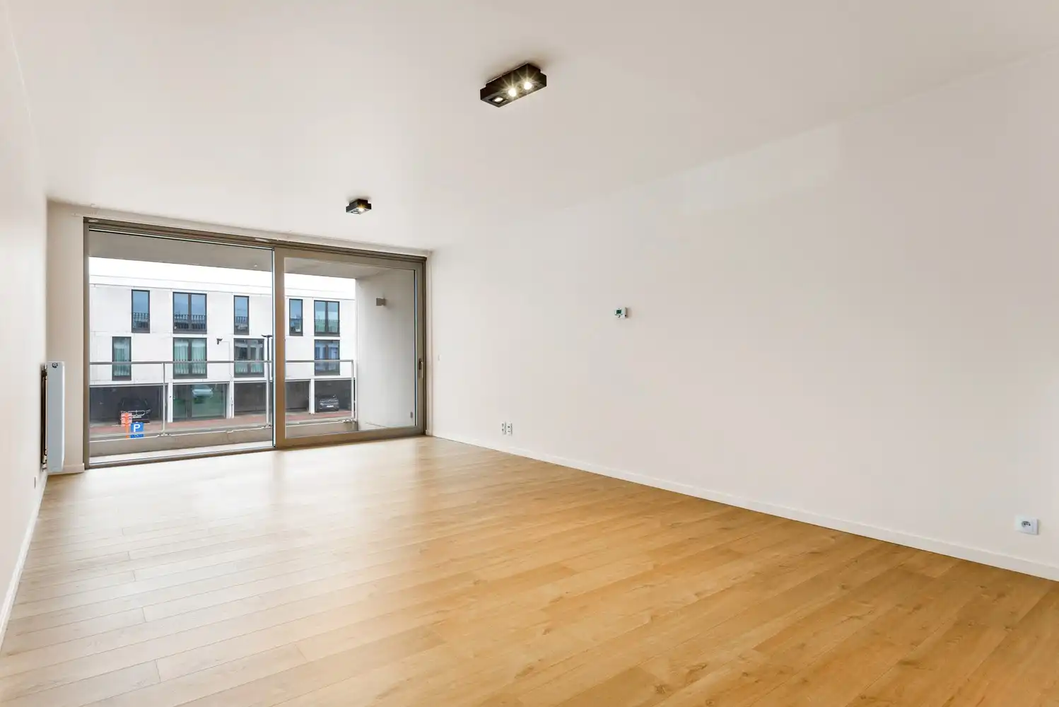 Modern appartement met 2 slaapkamers, terras & autostaanplaats op toplocatie in Lier! foto 4