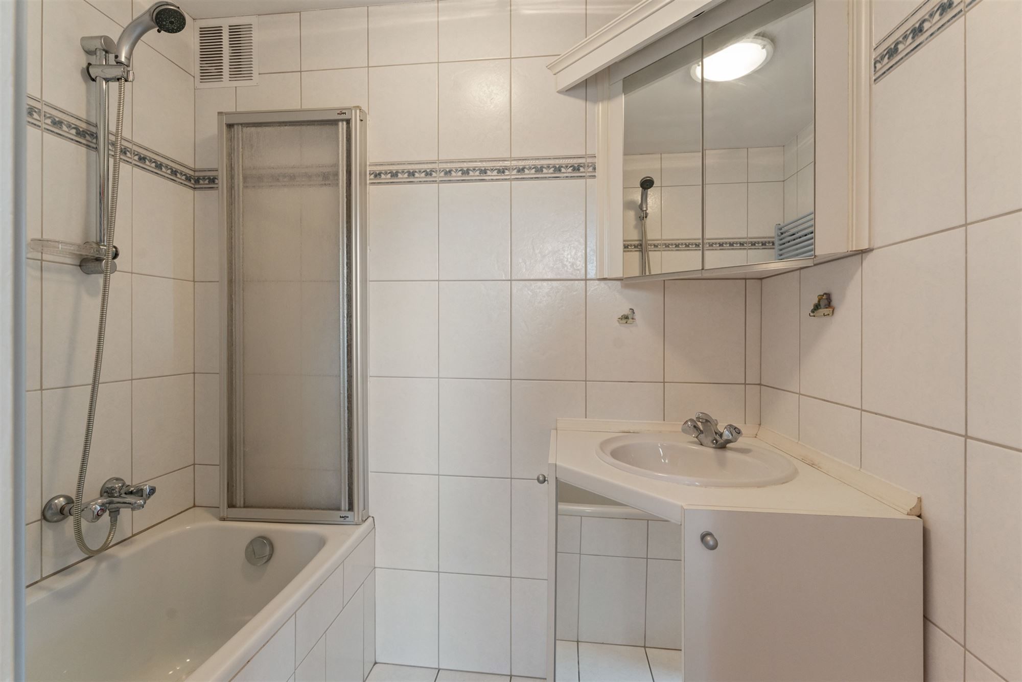 GOED ONDERHOUDEN WONING MET 2 SLAAPKAMERS RUSTIG GELEGEN OP EEN PERCEEL VAN 4A27CA TE LEOPOLDSBURG foto 11