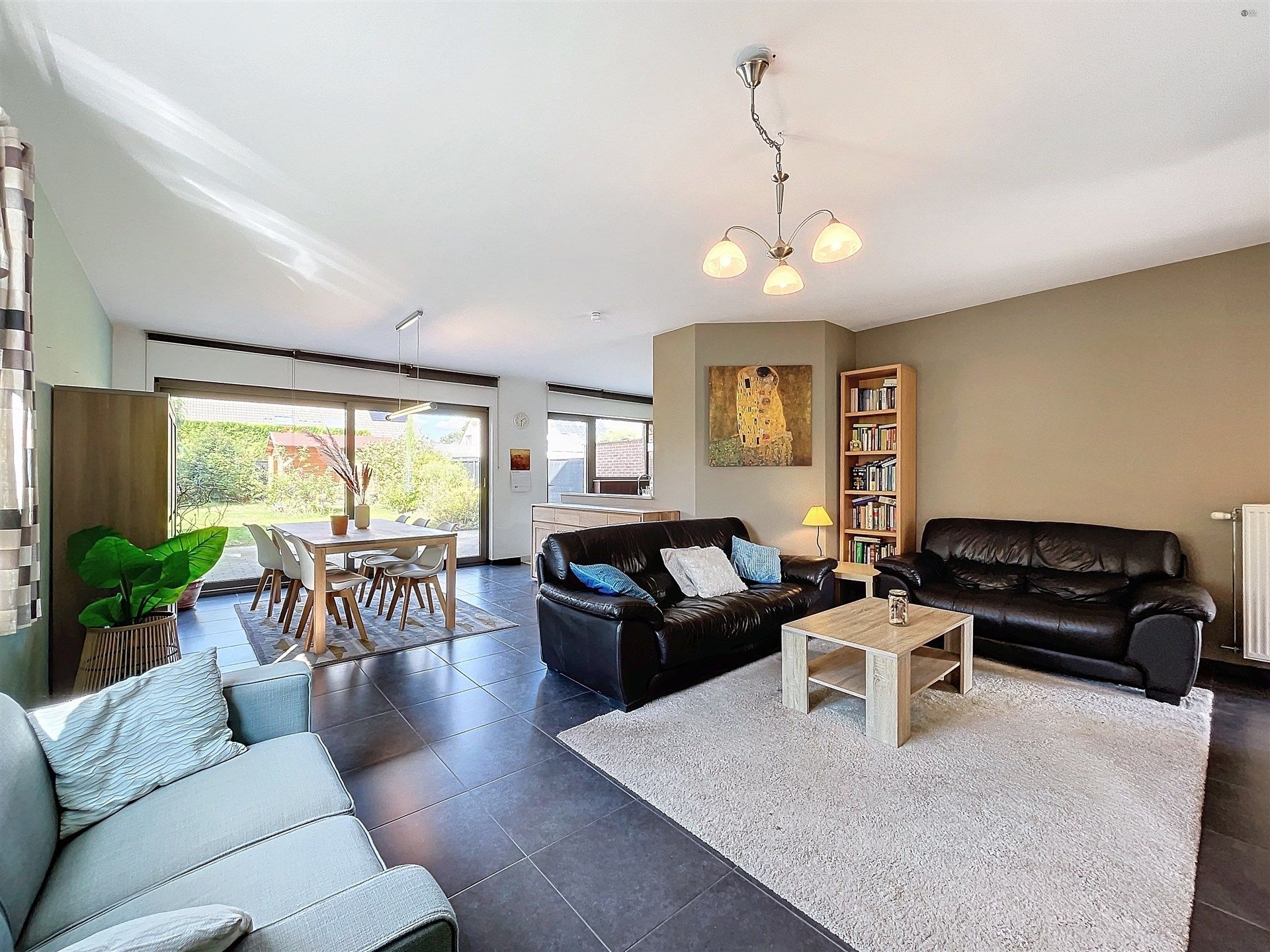 Prachtige half open bebouwing met 4 slaapkamers en garage op 382m² grond foto 5