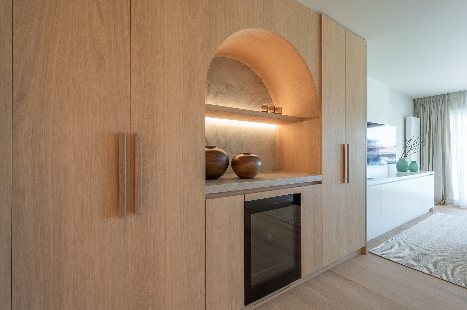 Prachtig en luxueus gerenoveerd appartement met zeezicht, centraal gelegen in het Zoute. foto 10