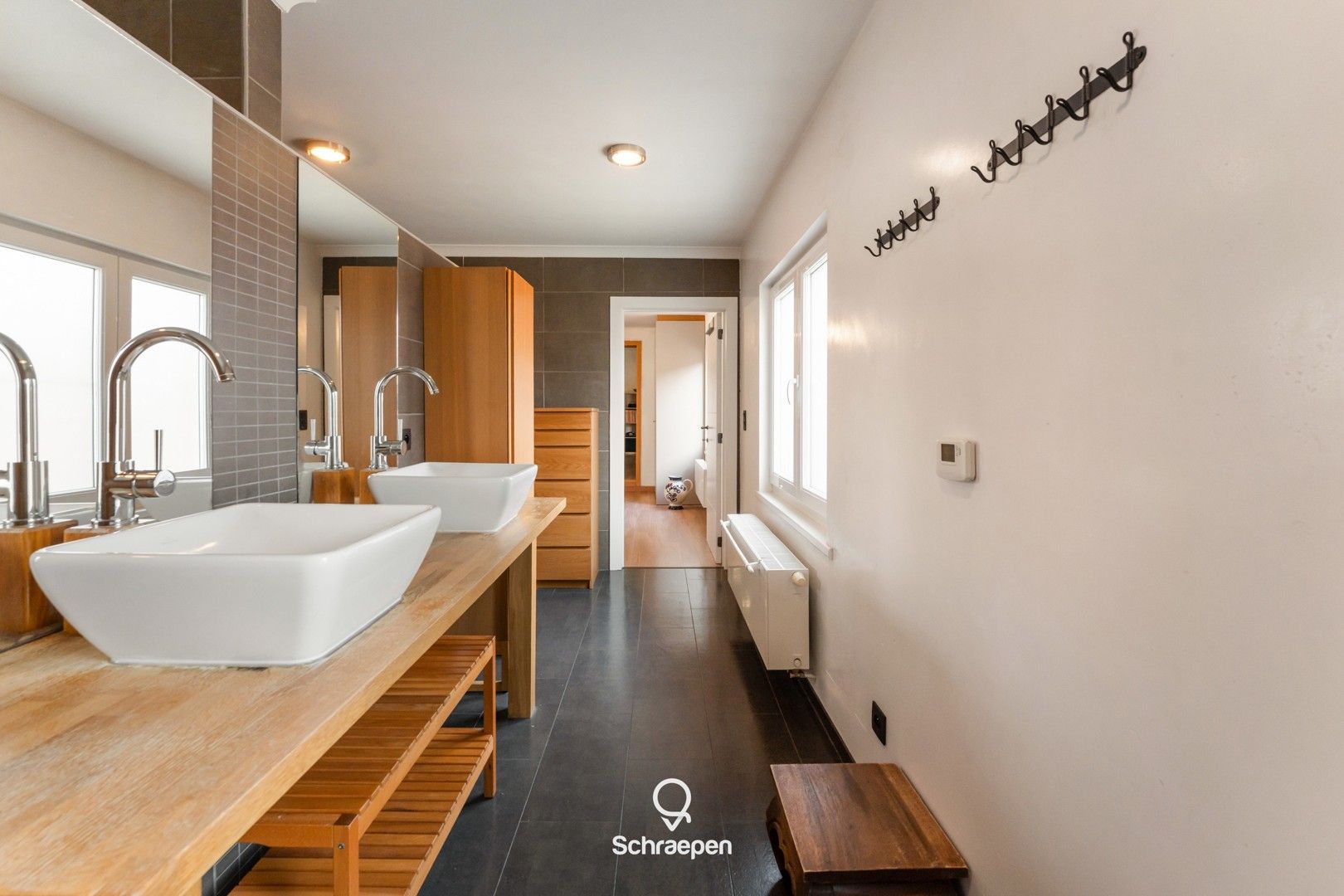 Instapklare en energiezuinige gezinswoning (245 m²) met 3 tot 4 slpks te Zonhoven-centrum! foto 18