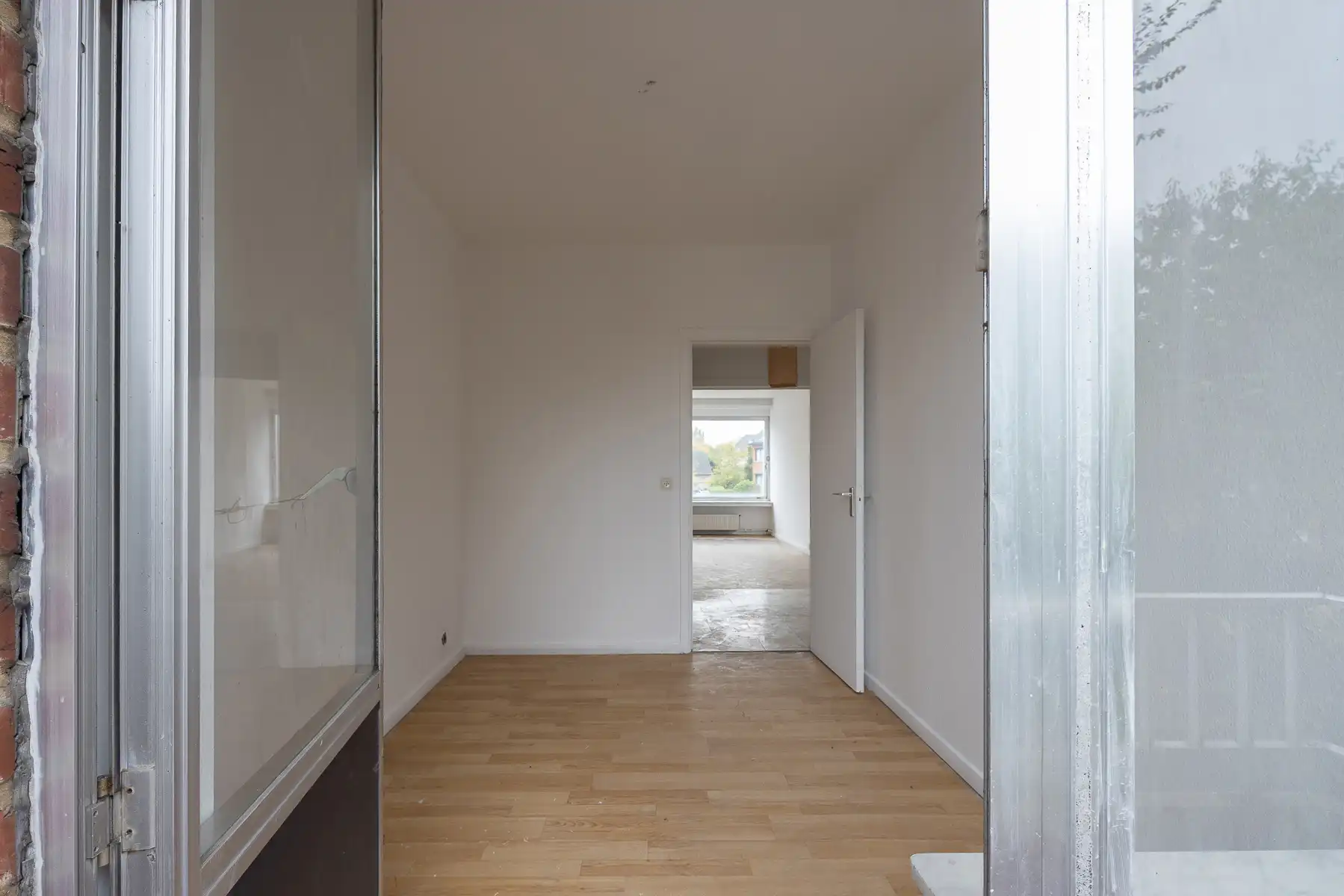 Te renoveren appartement met twee slaapkamers foto 11