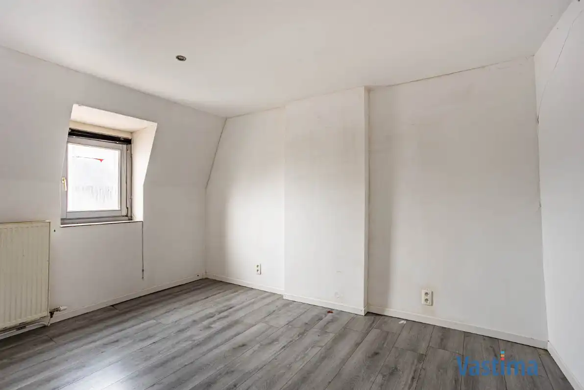 Op te frissen woning met potentieel in Erembodegem foto 11