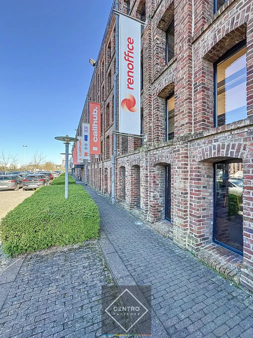Instapklare, recent GERENOVEERDE, KANTOORRUIMTE op het gelijkvloers (725m²) in het handelscentrum "Pottelberg" te Kortrijk ! foto 4
