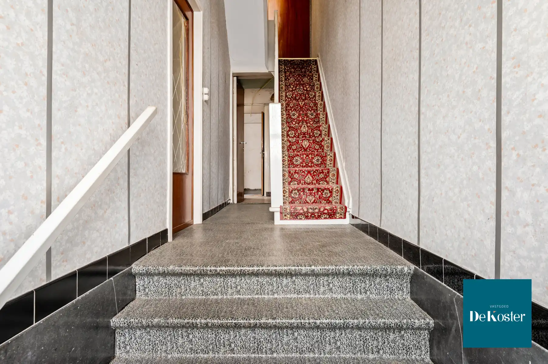 Te renoveren woning met 4 slaapkamers op centrale ligging foto 3