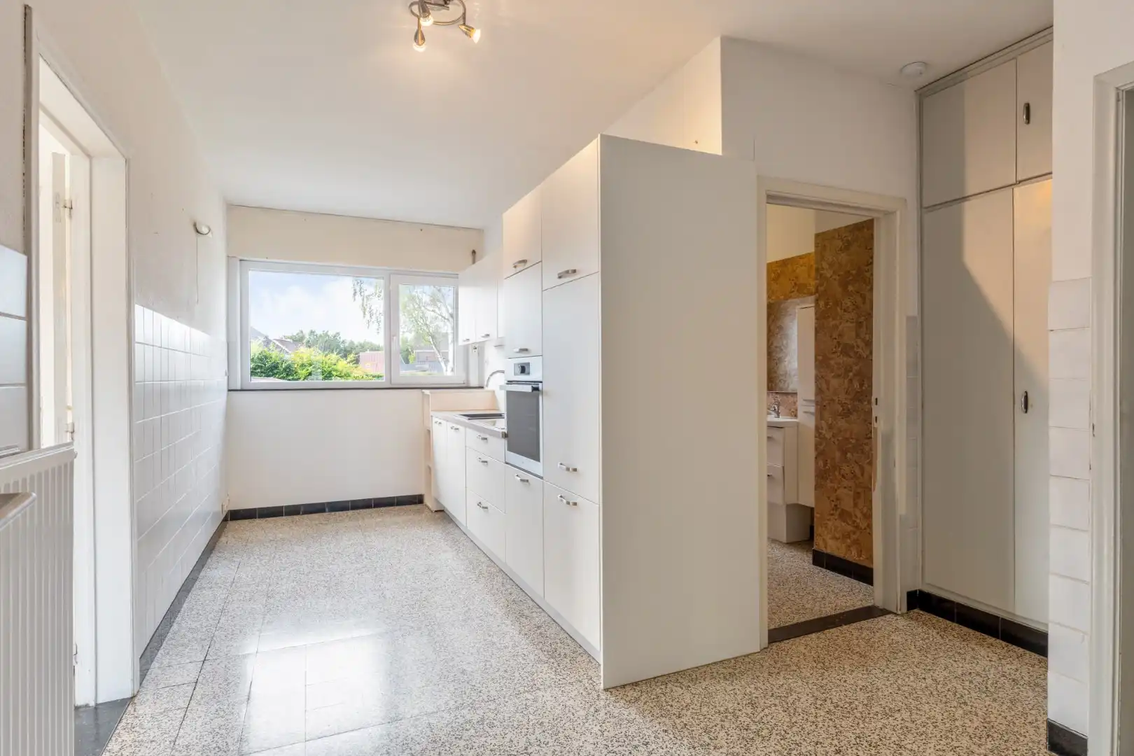 Ruime gezinswoning op een perceel van 9a60ca met 4 slaapkamers en een inpandige garage nabij het centrum van Opoeteren foto 11