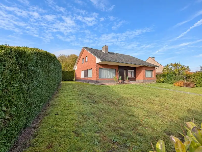 Ruime woning op 1.000 m² met park achter de tuin en 4 slaapkamers foto 2