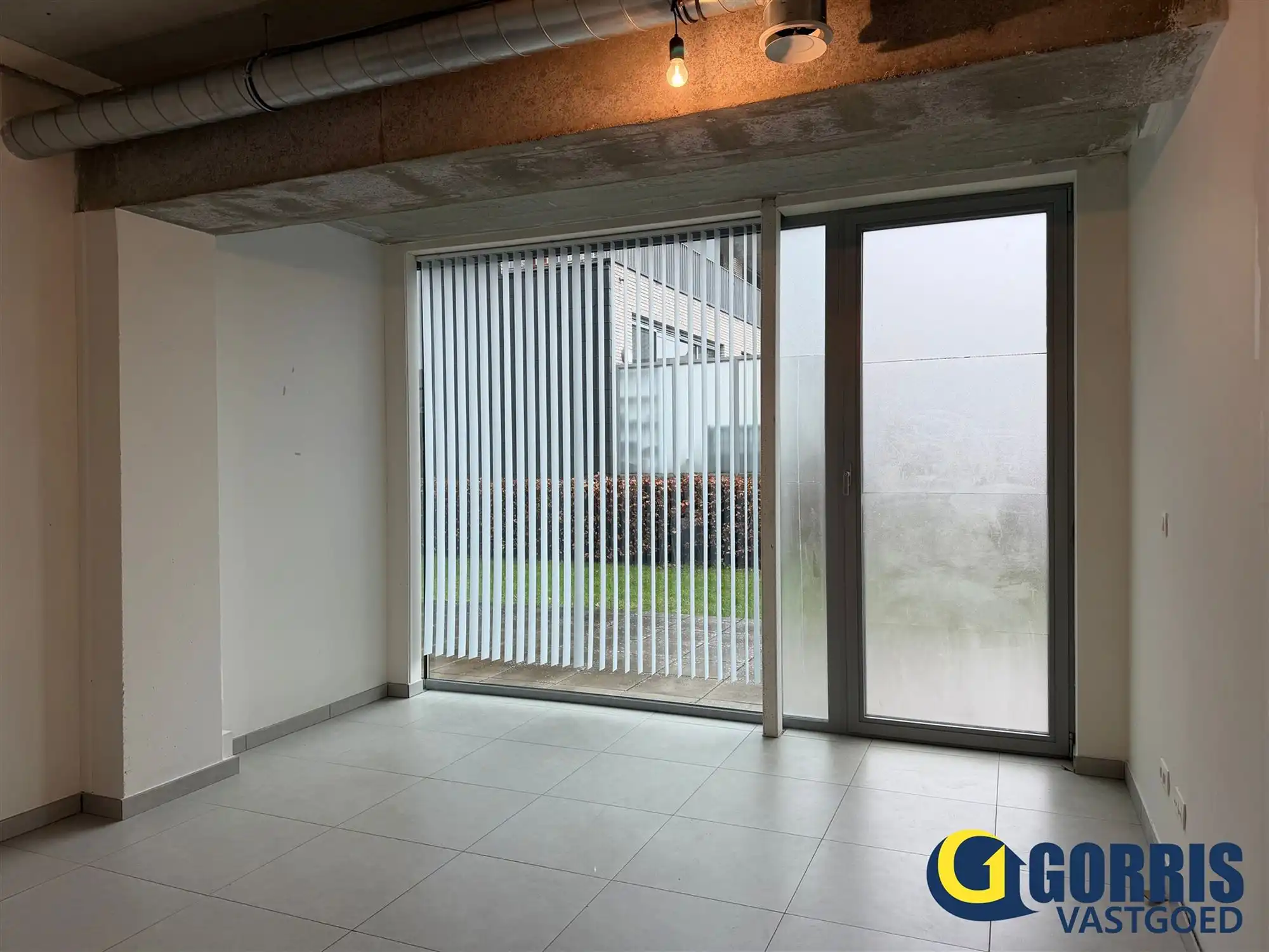 Ruim handelspand in hartje Heist-op-den-Berg foto 6