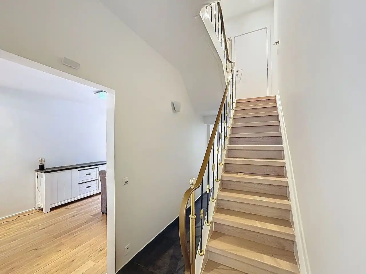 Comfortabel wonen in een gerenoveerde rijwoning met karakter foto 13