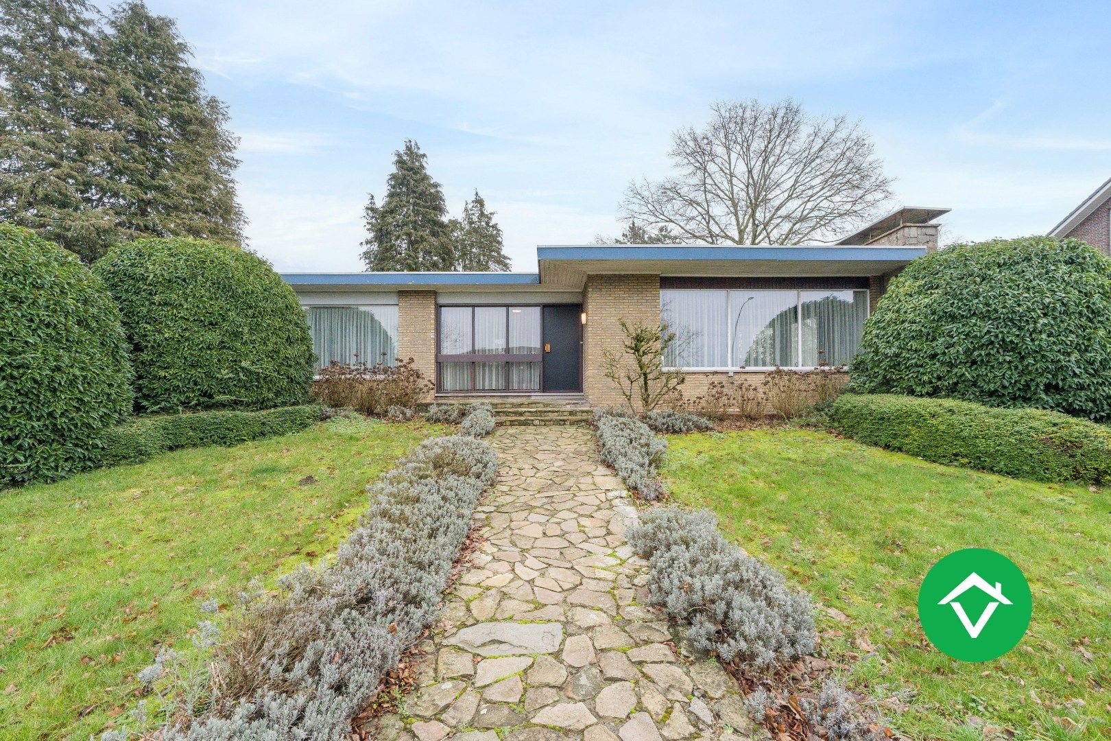 Authentieke gezinswoning op toplocatie in Torhout foto 2