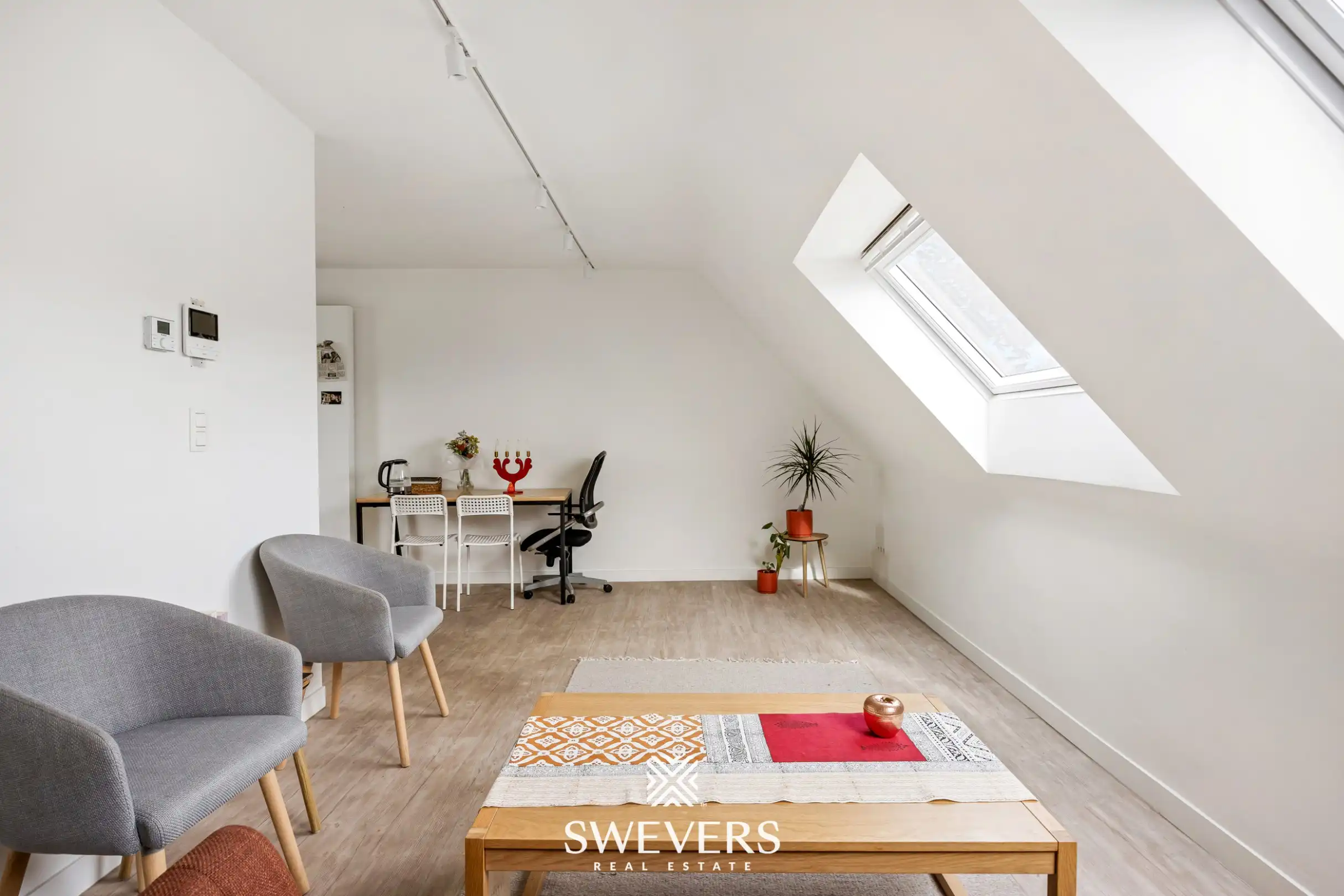 Gerenoveerd 1-slaapkamerappartement nabij centrum Hasselt foto 2