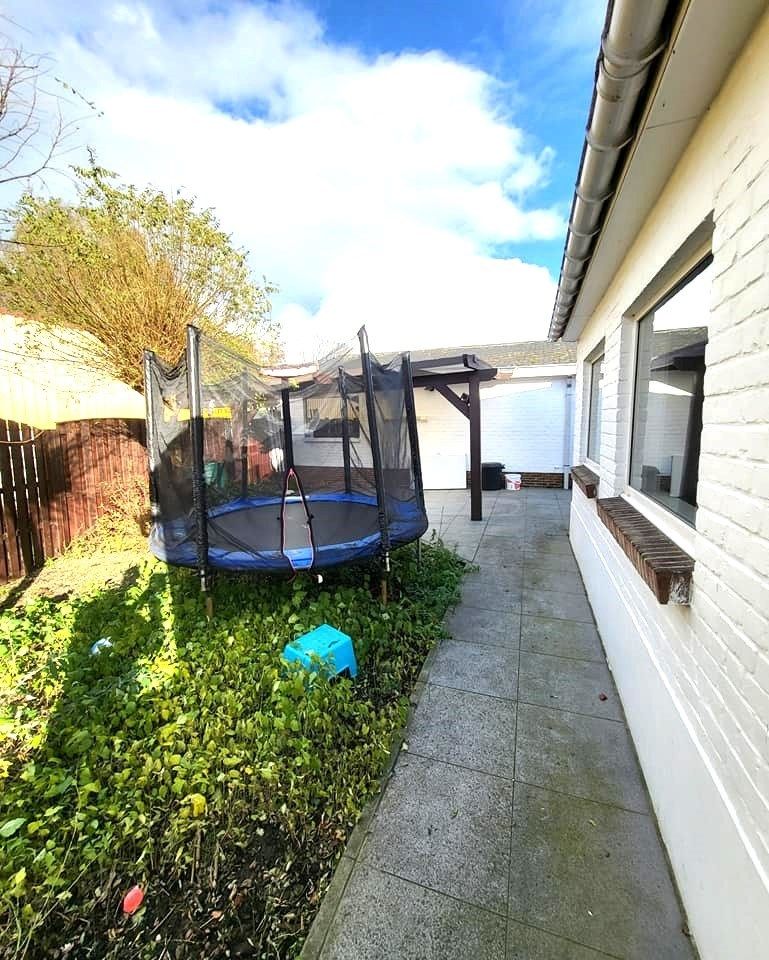 Gerenoveerde bungalow in Eppegem. foto 21