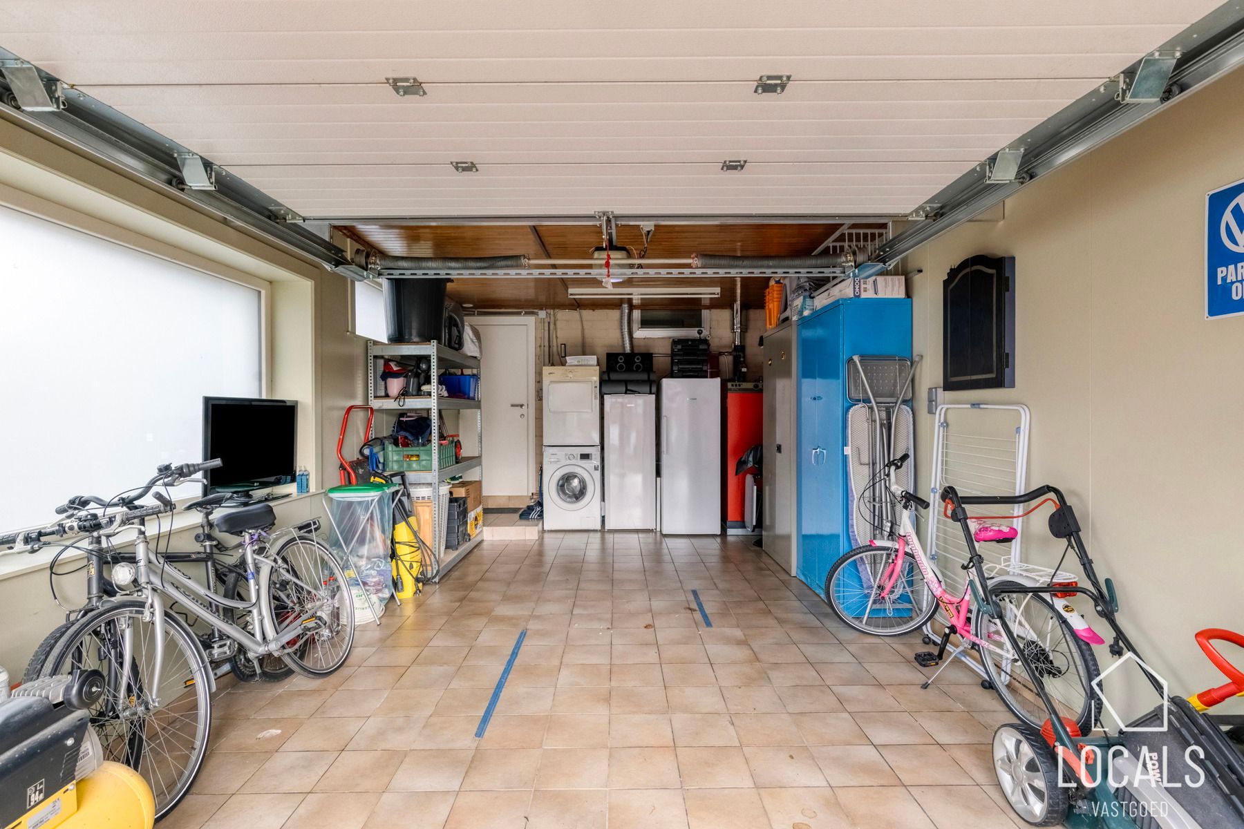 Instapklare woning met 3 slaapkamers, tuin & garage foto 11
