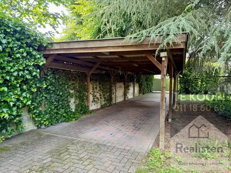 Statige burgerwoning met grote zongerichte tuin foto 8