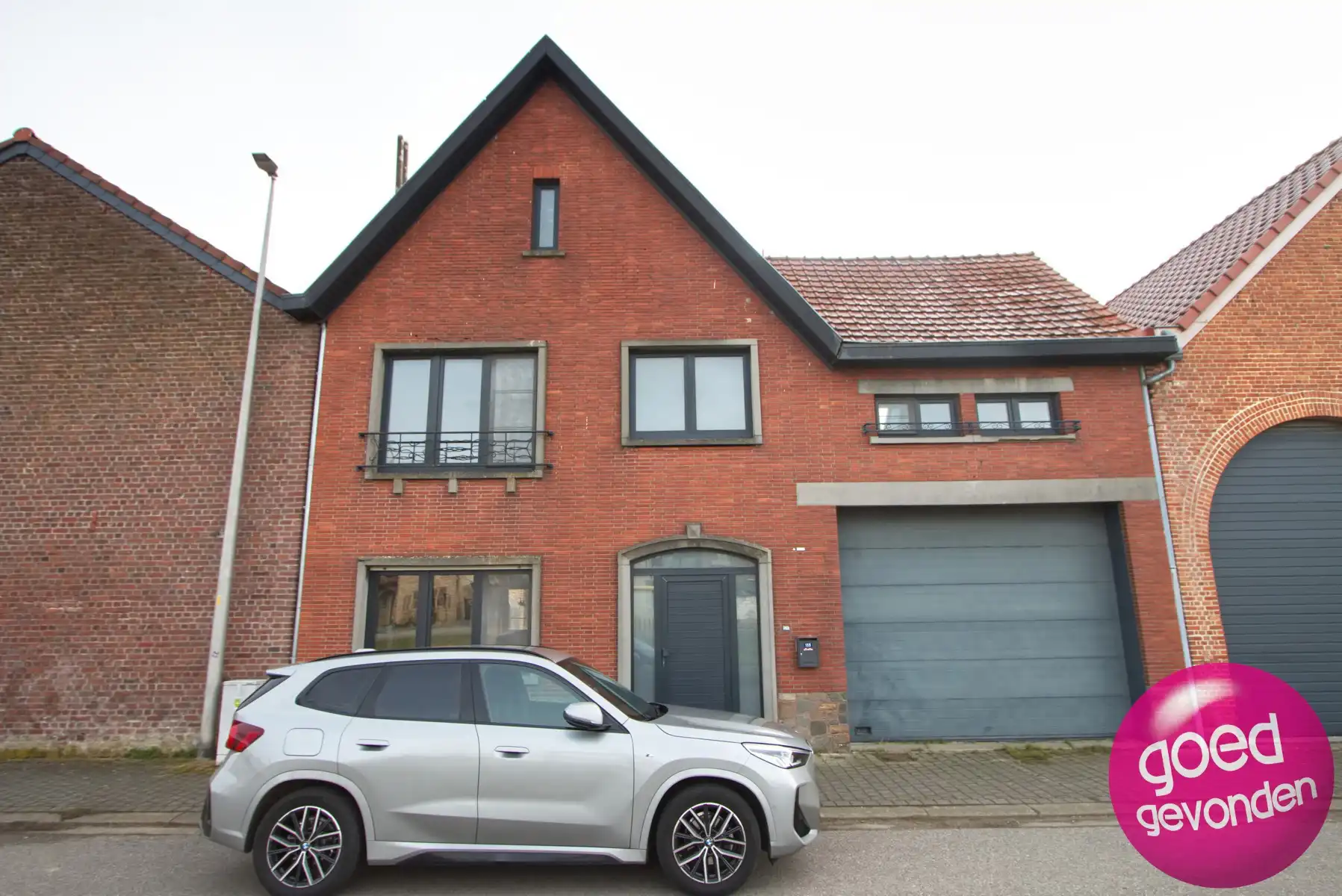 TE RENOVEREN WONING - 3 RUIME SLK - TERRAS - TUIN - PARKING foto 2