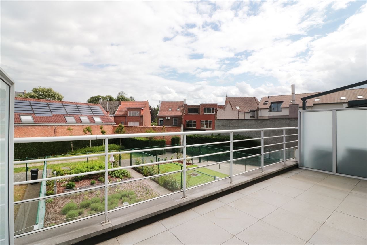 Triplex met groot zuidterras, garage, nabij E314 foto 49