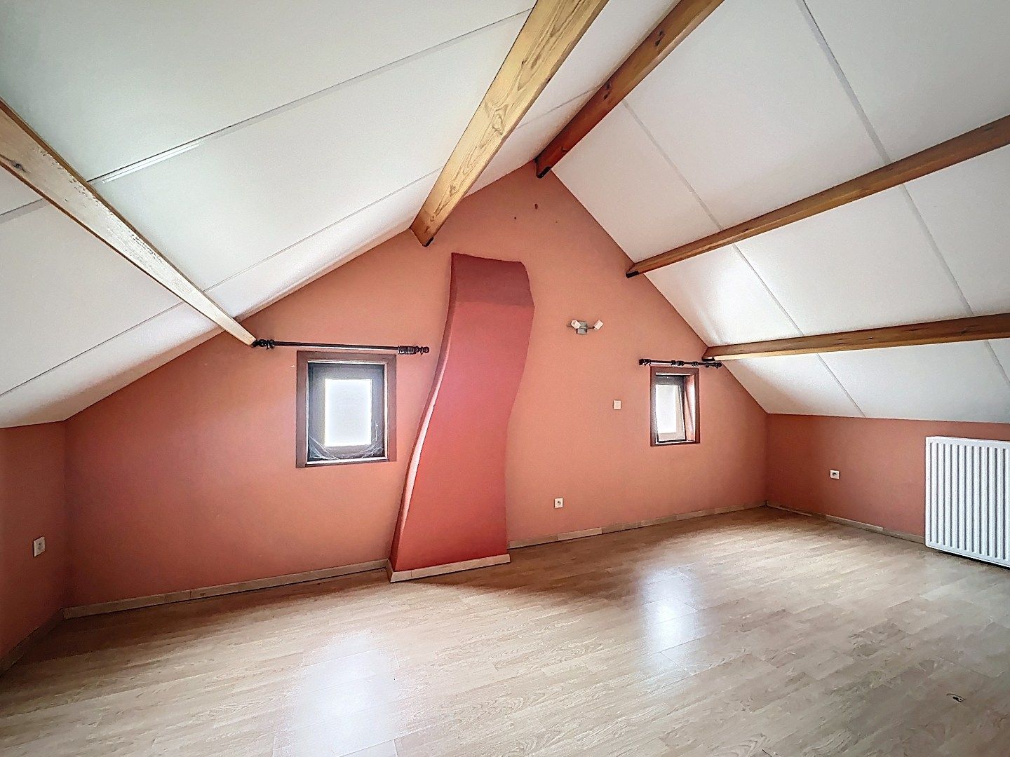Vrijstaande woning met authentieke charme nabij centrum Testelt. foto 12