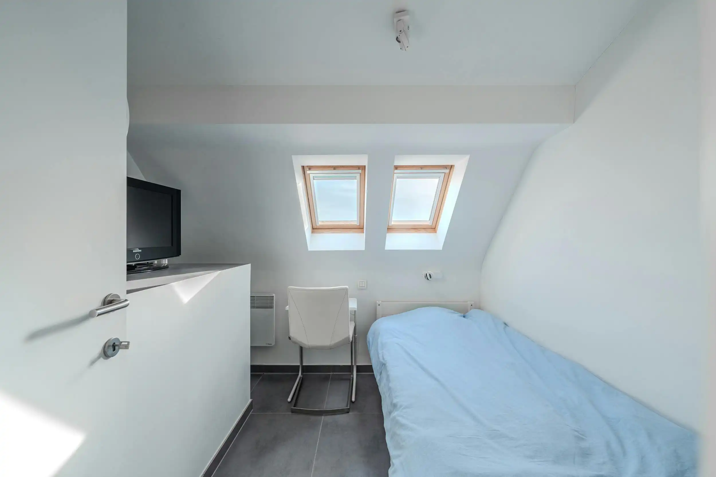 Modern duplex appartement vlak achter de vernieuwde Zeedijk! foto 15