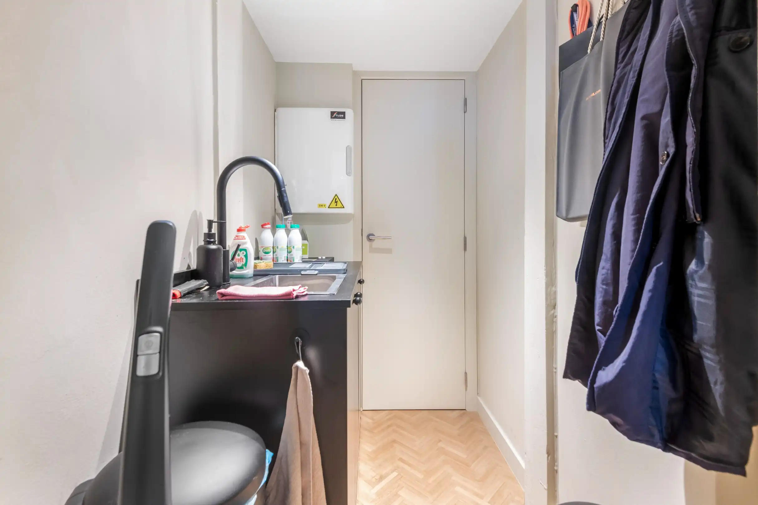 Handelsruimte met studio gelegen op de Zeedijk in het Zoute.  foto 9