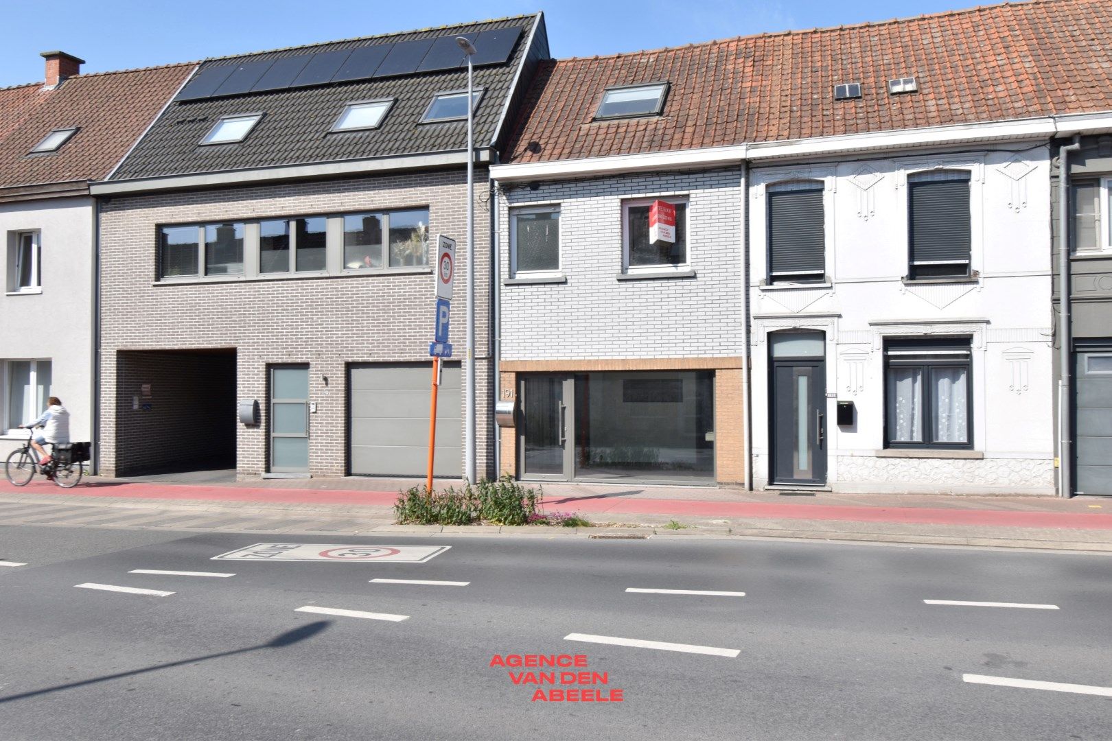 Commercieel gelegen woning met 4 slaapkamers en tuin foto 23