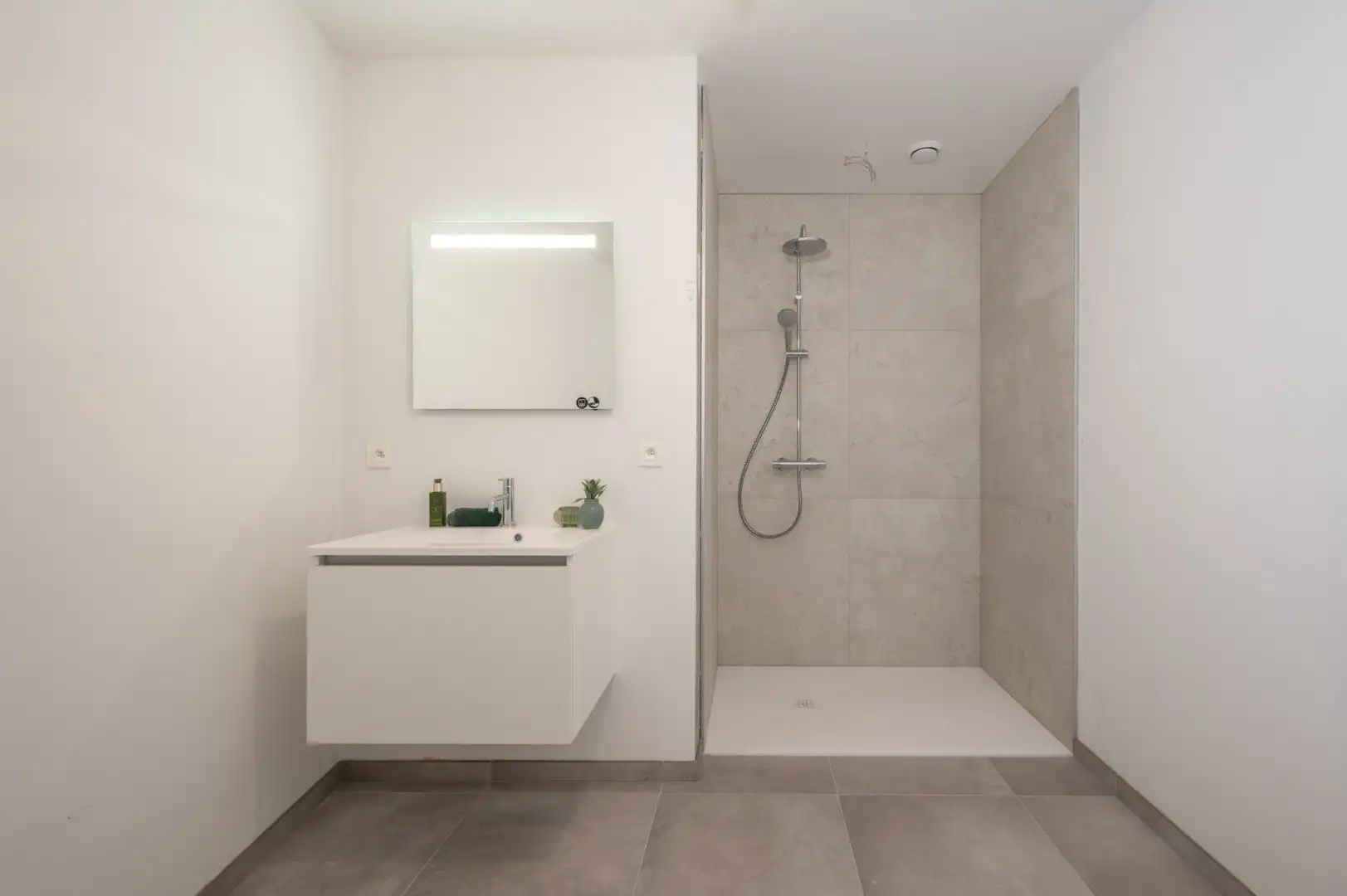 Gelijkvloers appartement met tuin te Sijsele! foto 8