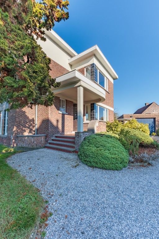 Unieke villa in groene omgeving foto 3