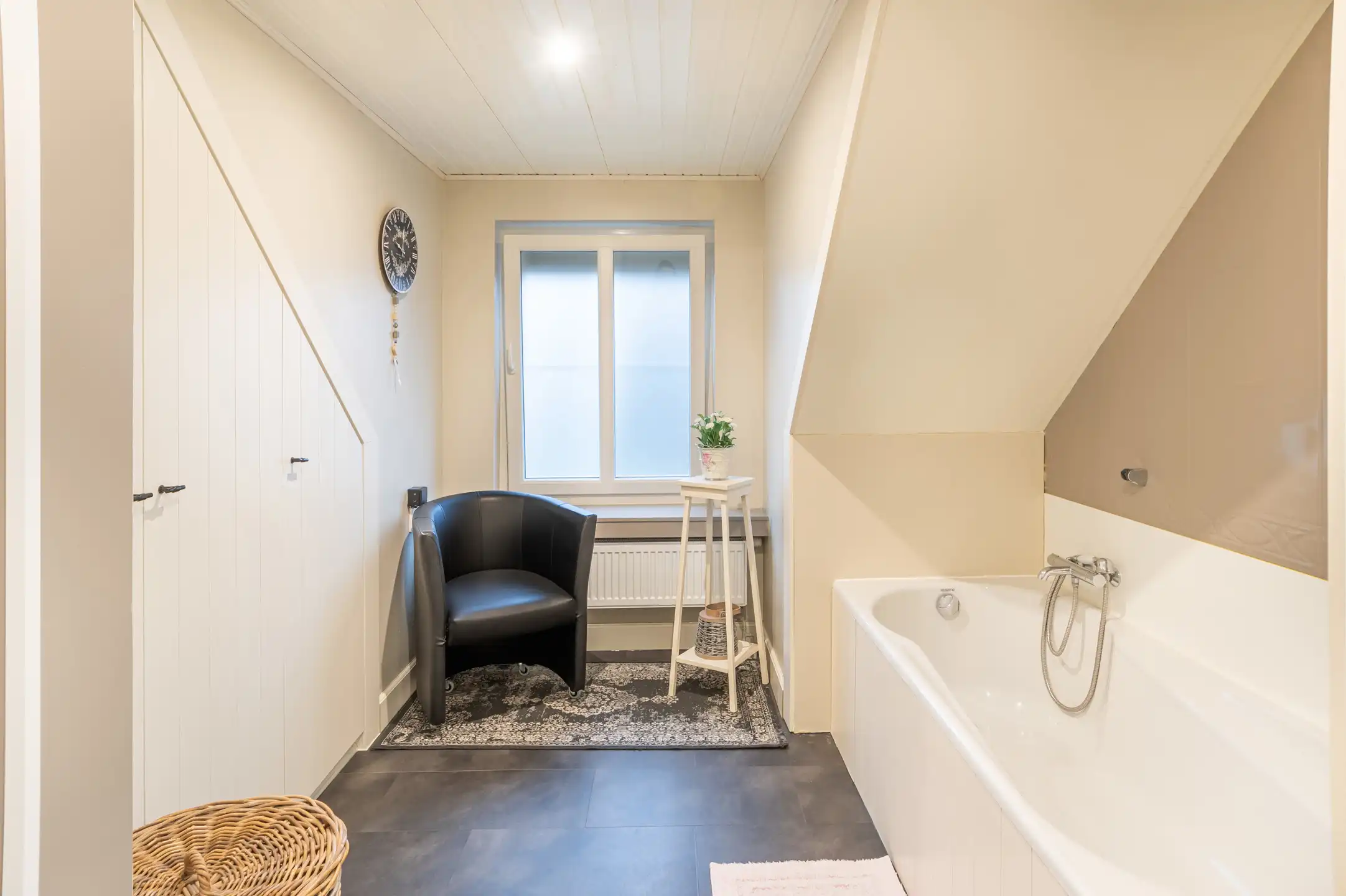 Knappe villa in landelijke stijl met uitgestrekt uitzicht foto 25