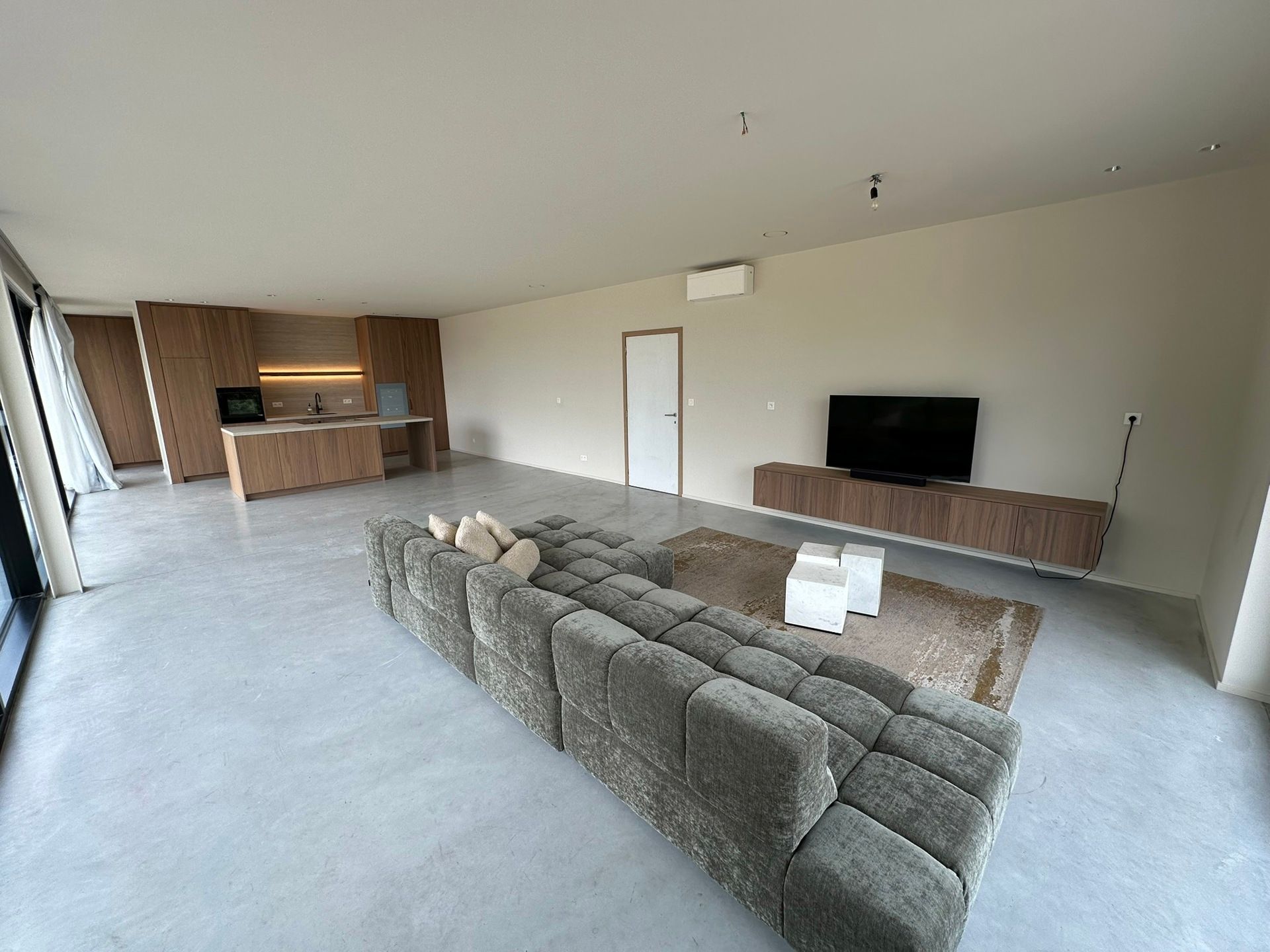 Prachtige nieuwbouw KMO-unit te koop in Stabroek  foto 10
