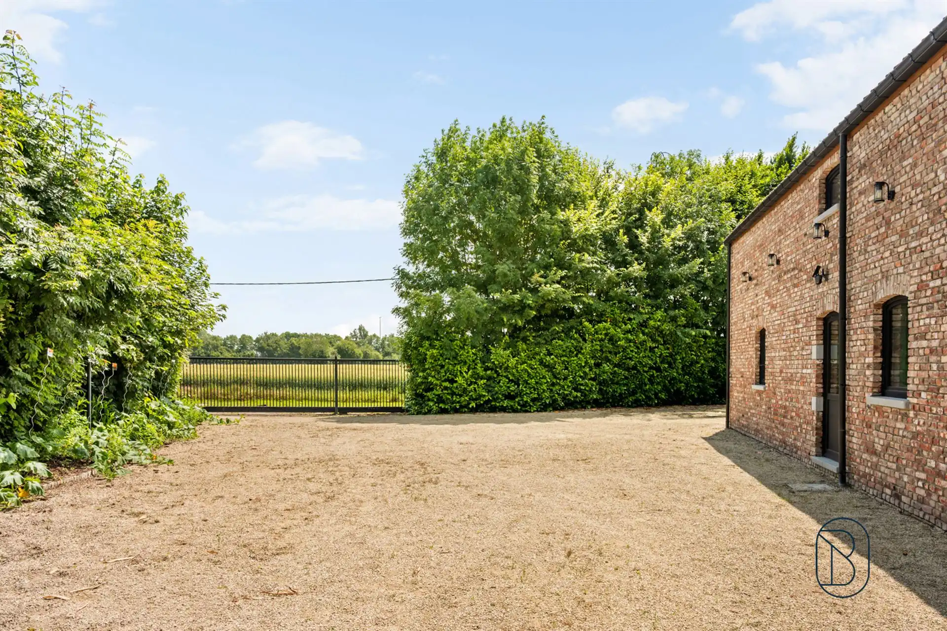 Uitzonderlijke af te werken villa woning op 5.600 m² foto 5