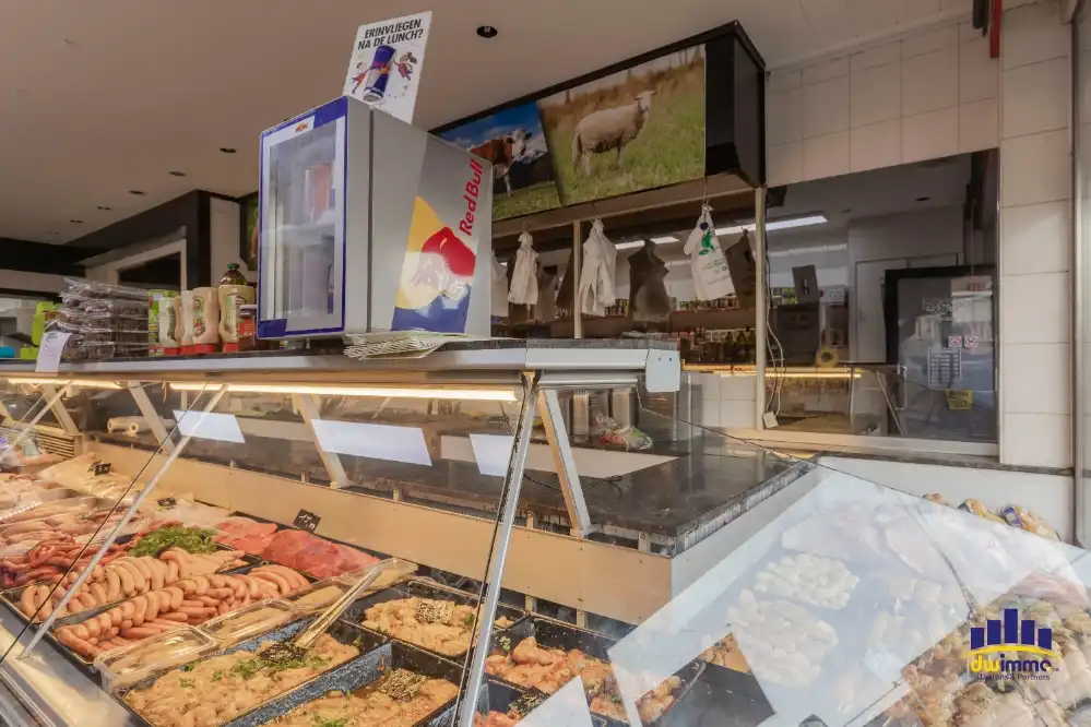 Opbrengsteigendom met woonst te koop op toplocatie langs de Brusselsesteenweg Gent foto 6