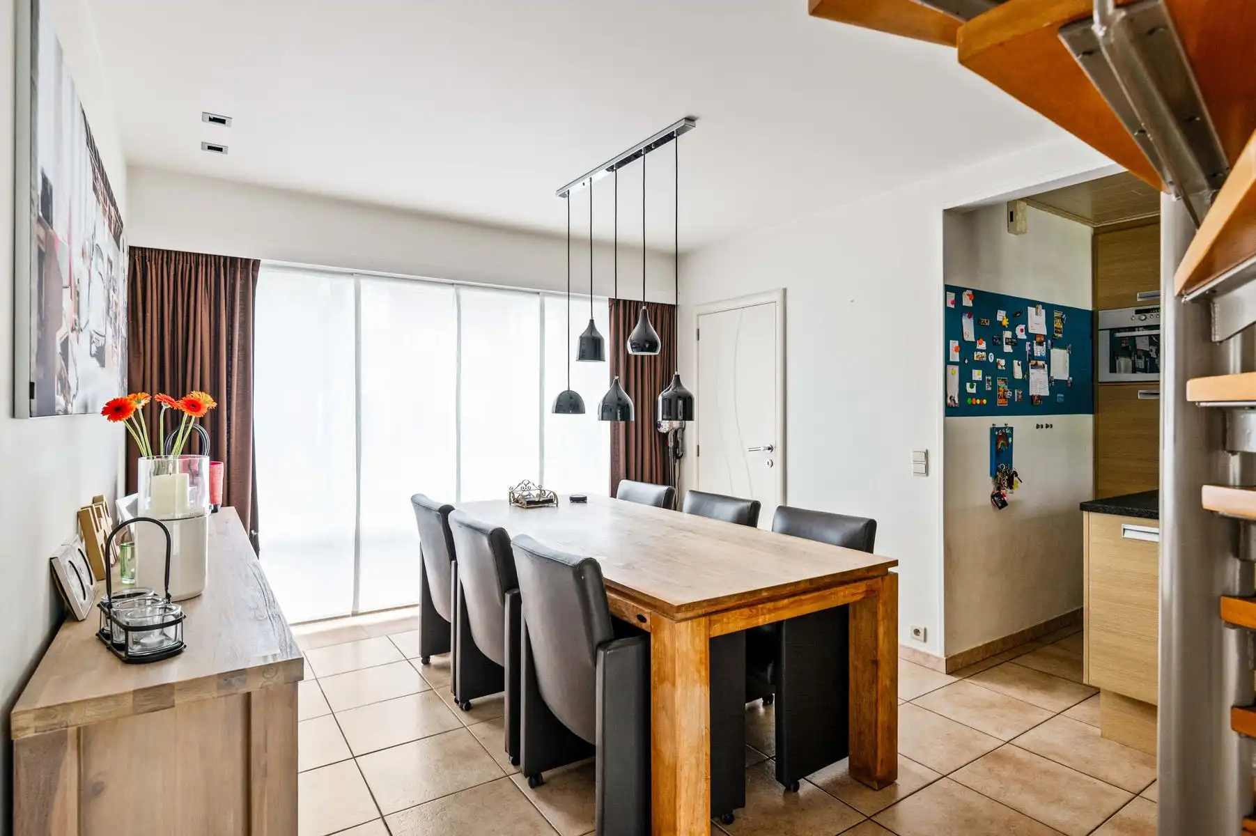 Gelijkvloers wonen met twee achterliggende garageboxen + oprit foto 11