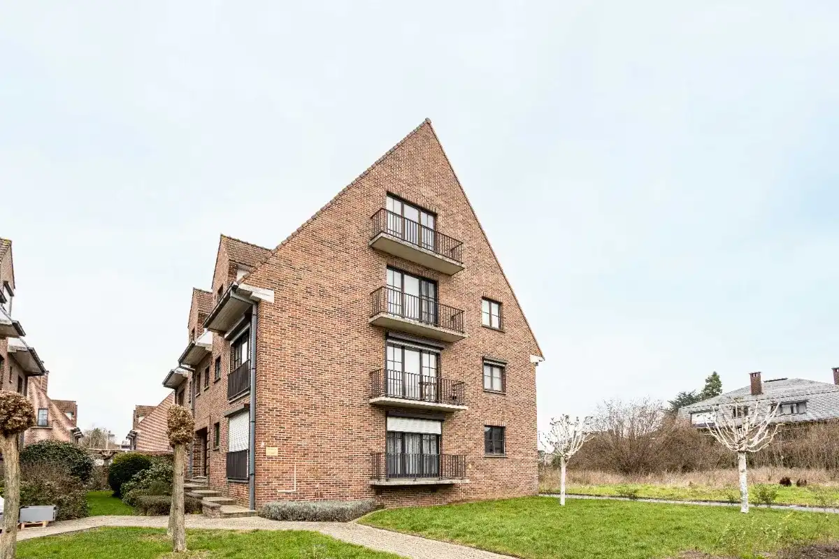 Ruim appartement met inbegrepen garage en ruime kelderberging foto 16
