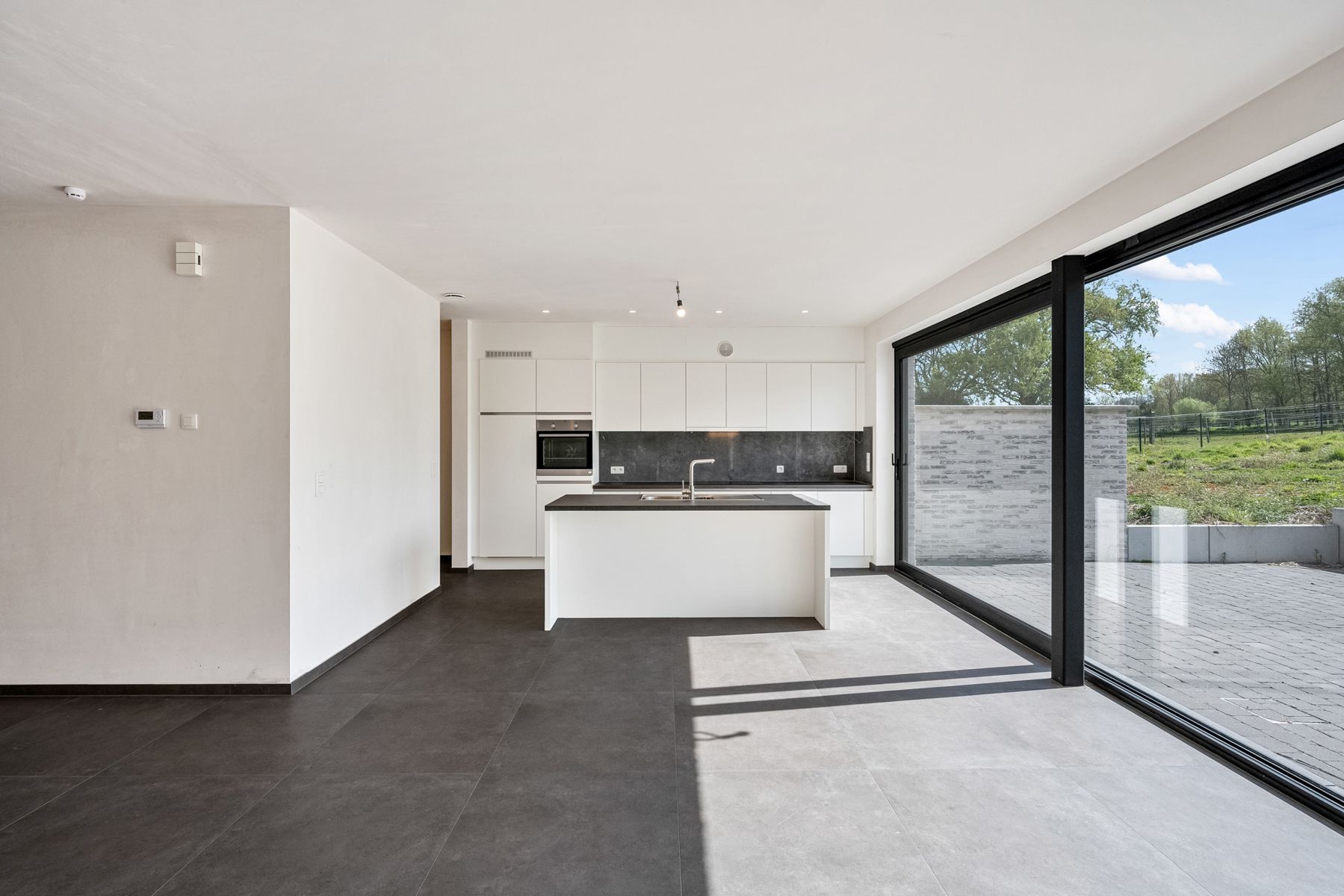 Instapklare nieuwbouwwoning met uitzicht op de velden foto 6