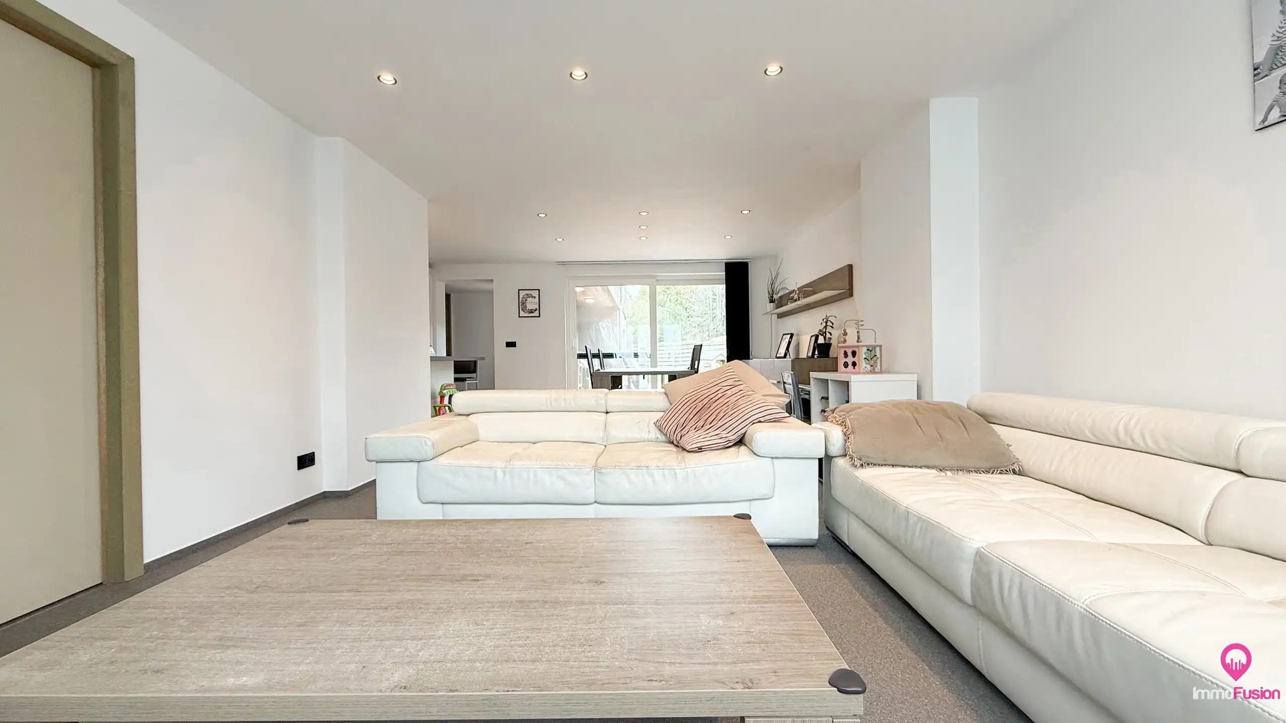 Gerenoveerde woning met veel ruimte en 6 slaapkamers! foto 4