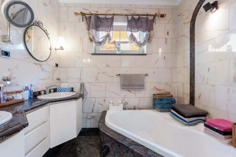 RUIME EN RUSTIG GELEGEN BUNGALOW MET 4 SLKS EN ZWEMBAD OP EEN PRACHTIG PERCEEL VAN 764M² foto 18