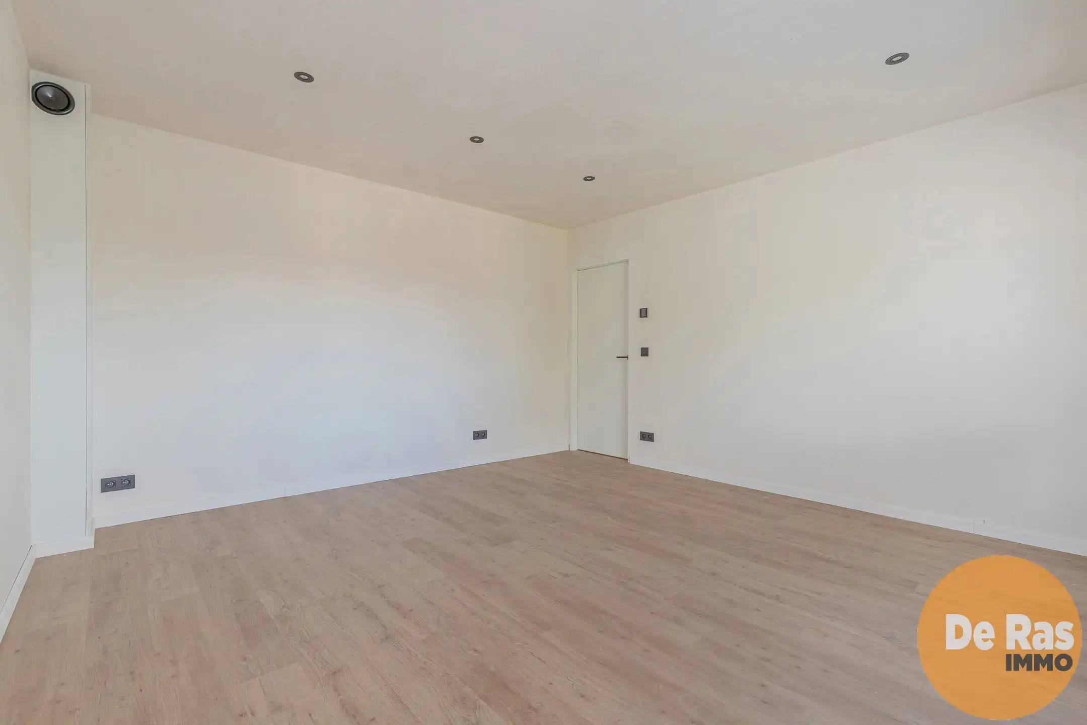 WICHELEN - Exclusief gerenoveerde woning met charme foto 17