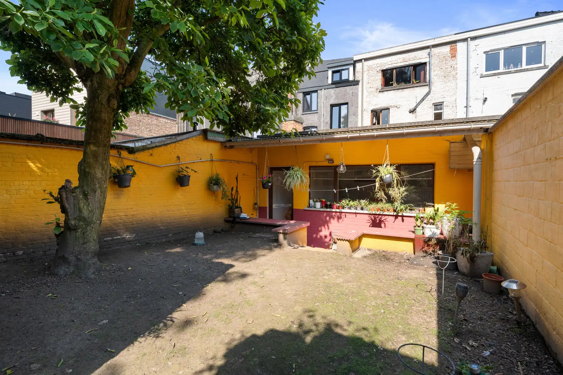 Centraal gelegen handelspand met woongelegenheid foto 5