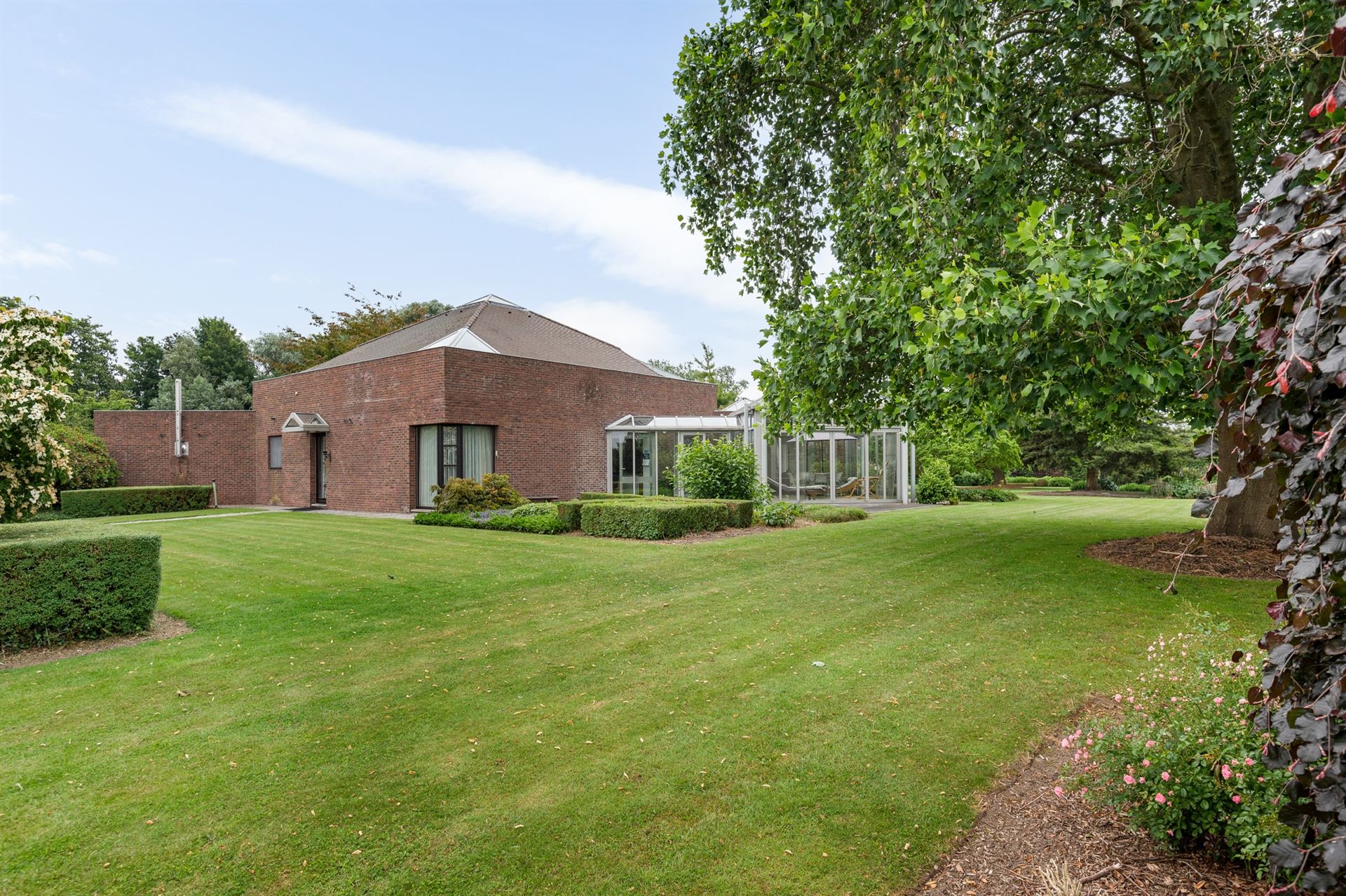 PRACHTIGE VILLA TE KOOP IN EEN OASE VAN GROEN foto 21