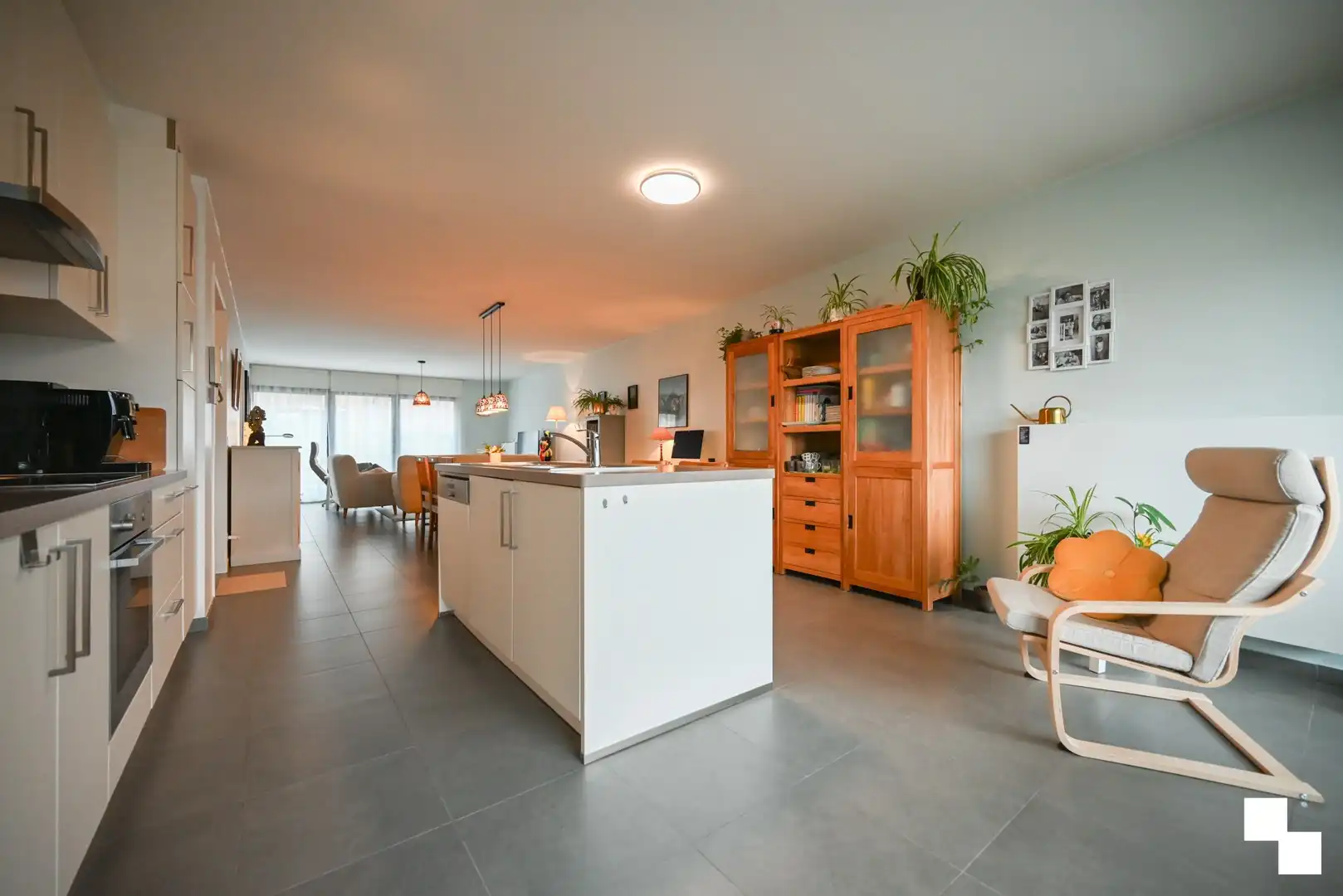 Lichtrijk tweeslaapkamer appartement te hartje Izegem foto 13