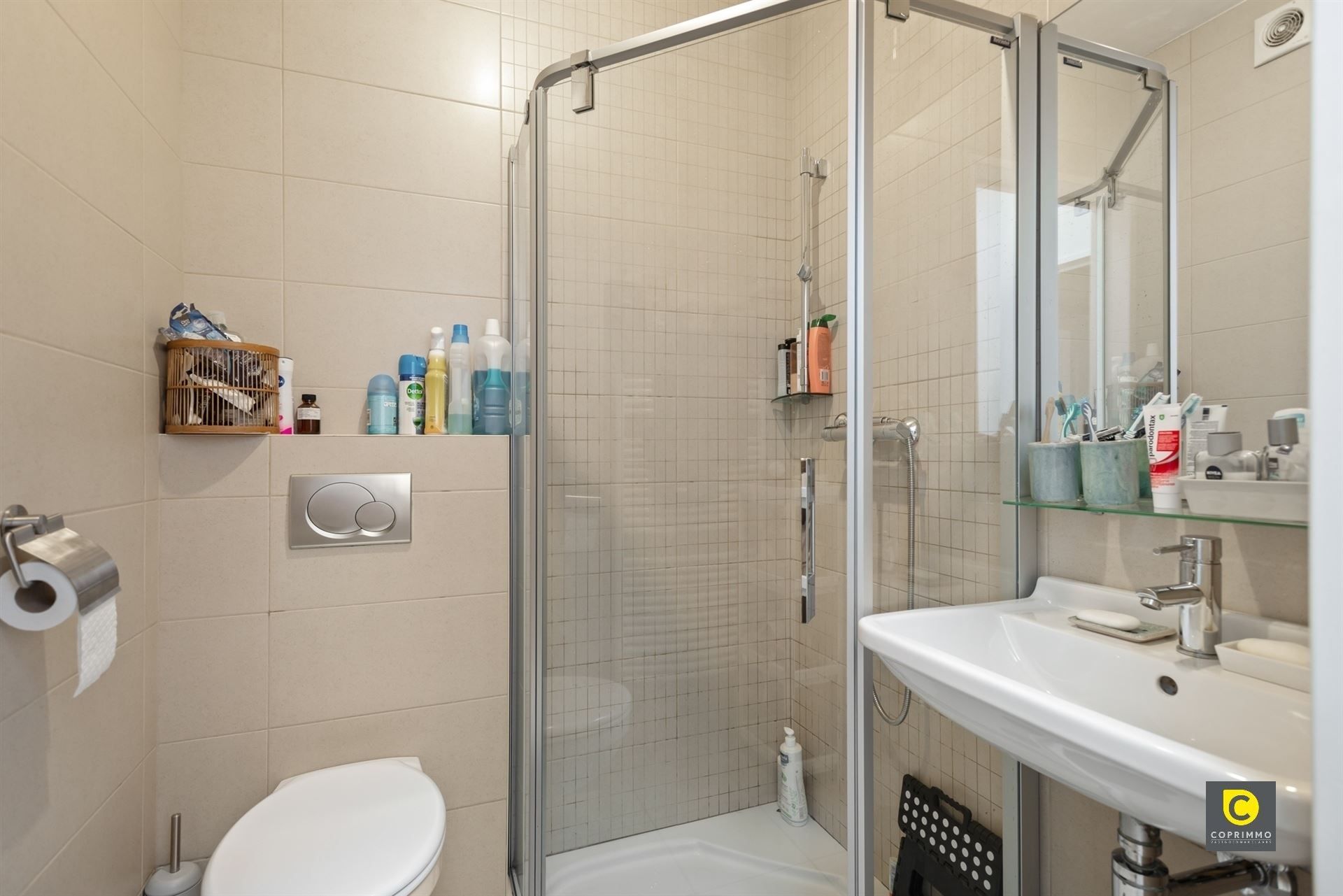 Unieke woning met 450 m² magazijn & showroom foto 11