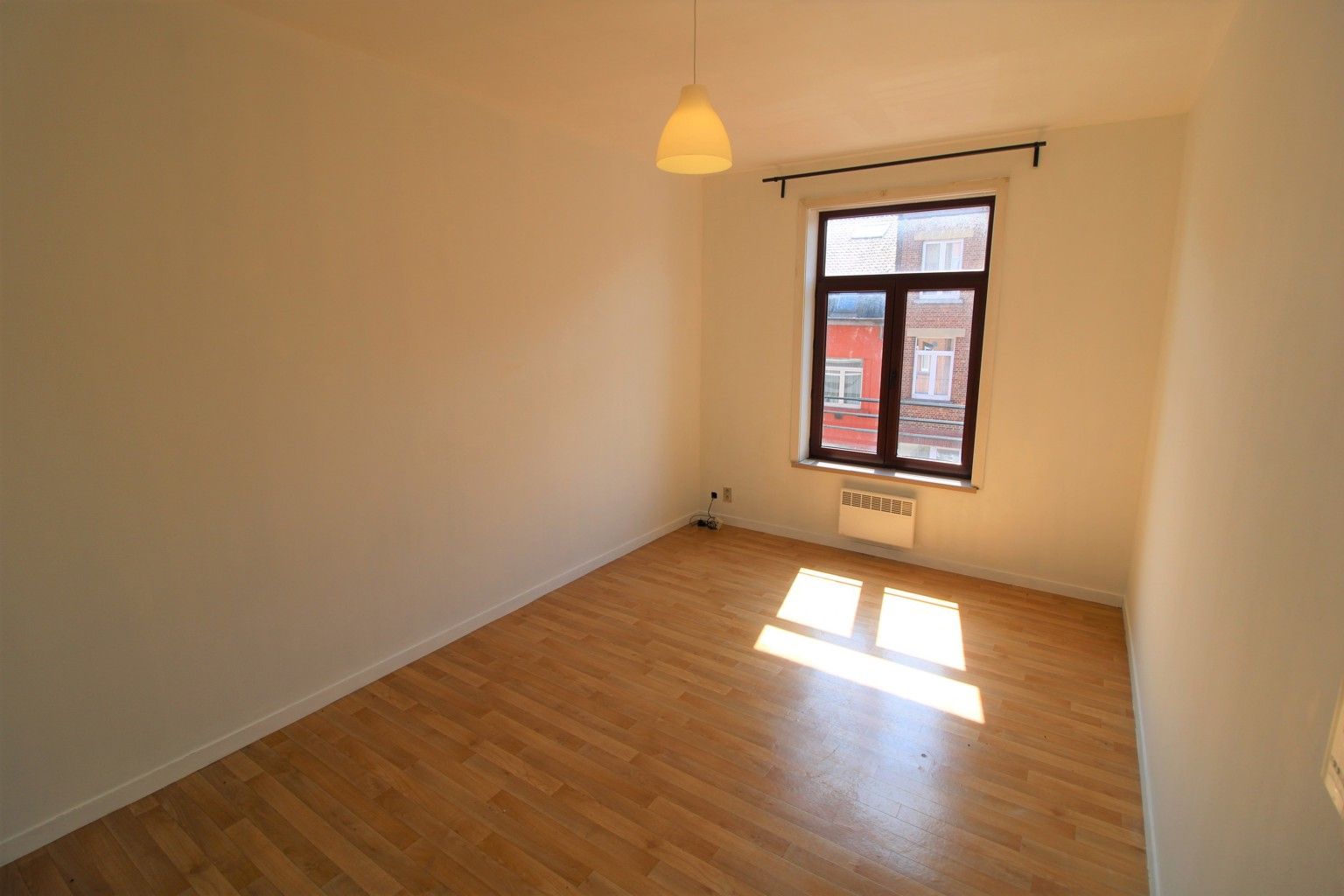 immo David stelt voor: studio te Zellik foto 2