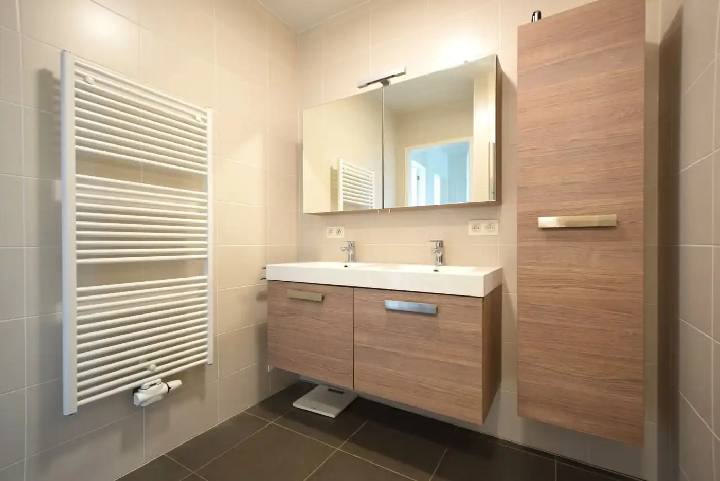 EXCLUSIEF APPARTEMENT IN GROENE EN RUSTIGE OMGEVING NABIJ HET STERREBOS foto 11