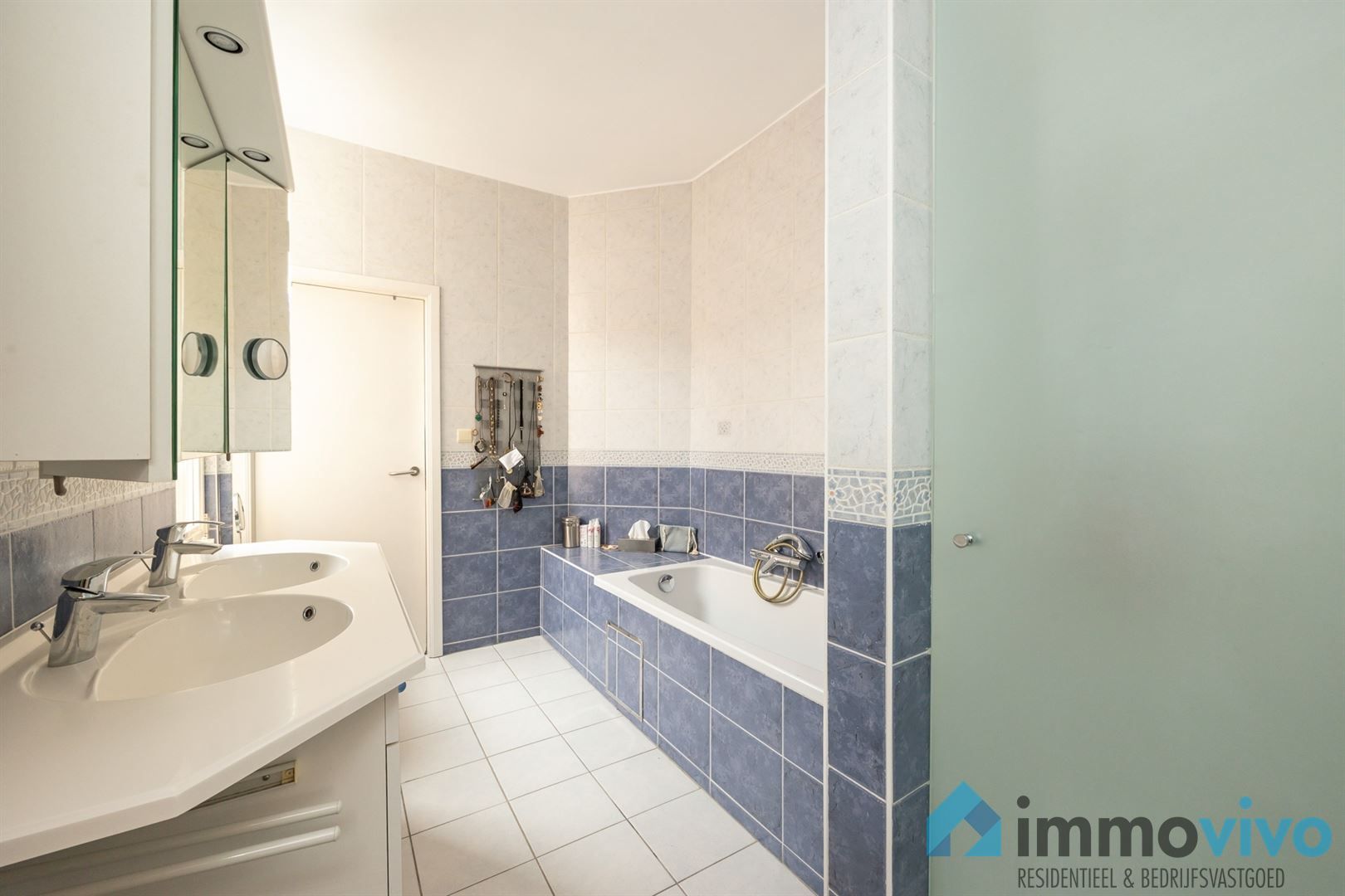Woning met privé oprit en vier slaapkamers foto 17