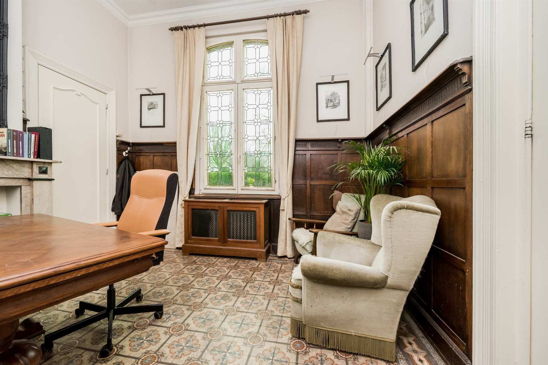 Uitzonderlijke kasteelvilla met siertuin en boomgaard foto 45