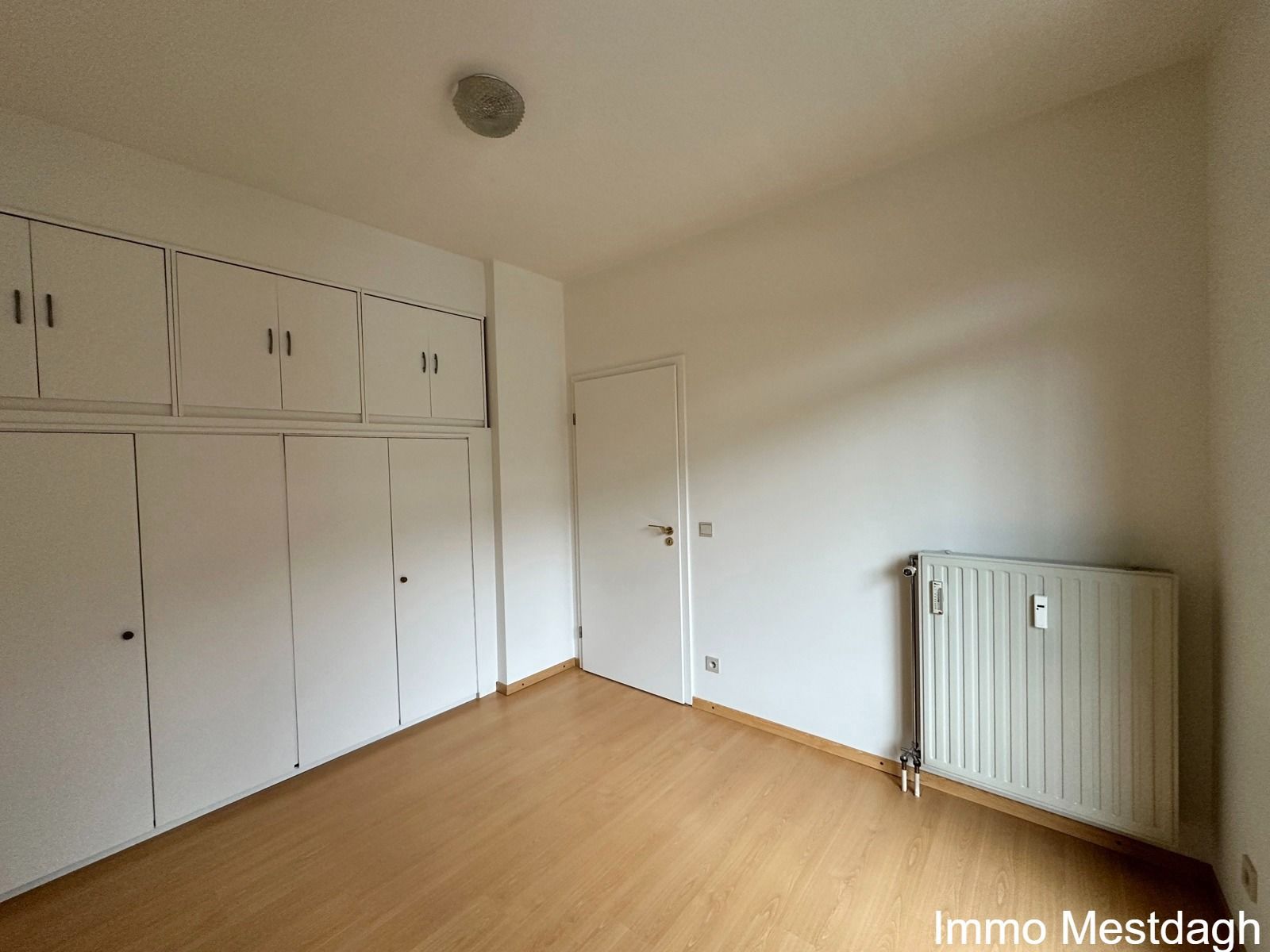 Royaal appartement met garagebox en zicht op de Schaffense Poort. foto 18