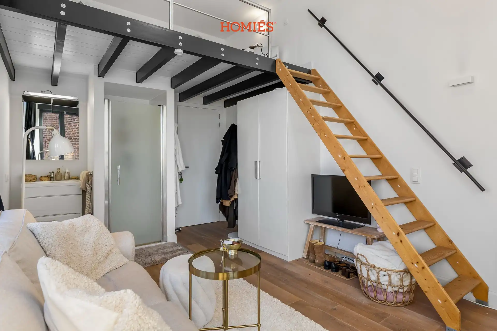 Studentenkamer met hoogslaper nabij het station foto 5