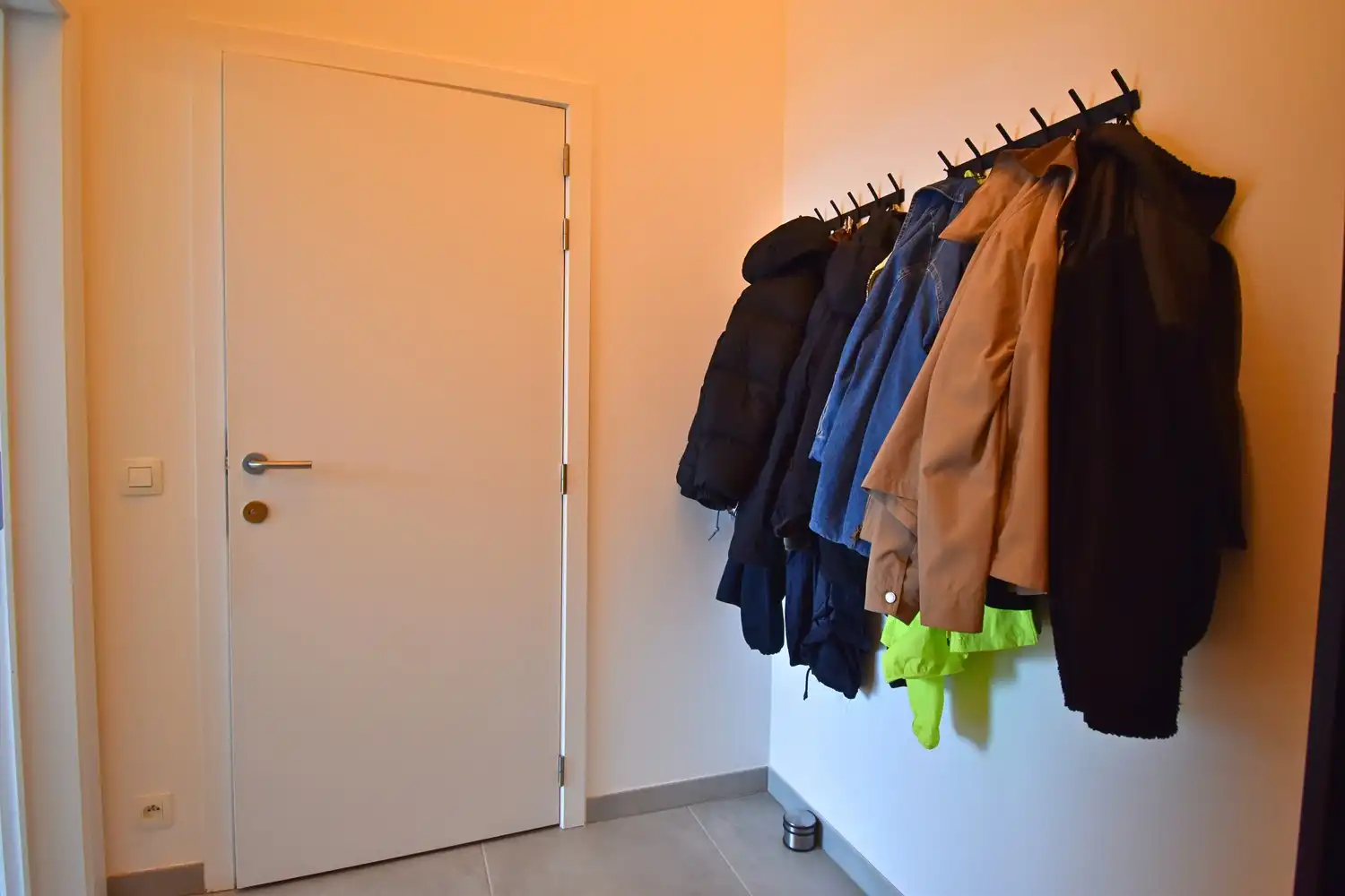 Verzorgd appartement met 2 slaapkamers en terras te huur nabij het centrum van Sint-Pieters-Leeuw foto 14