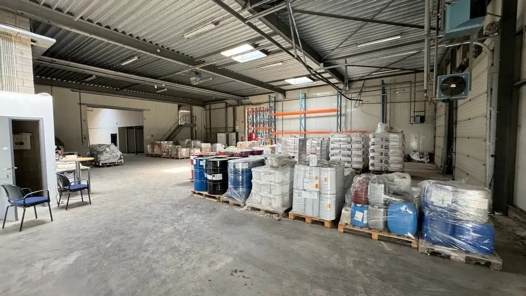 Logistiek bedrijfspand te huur in industriezone te Malle foto 3